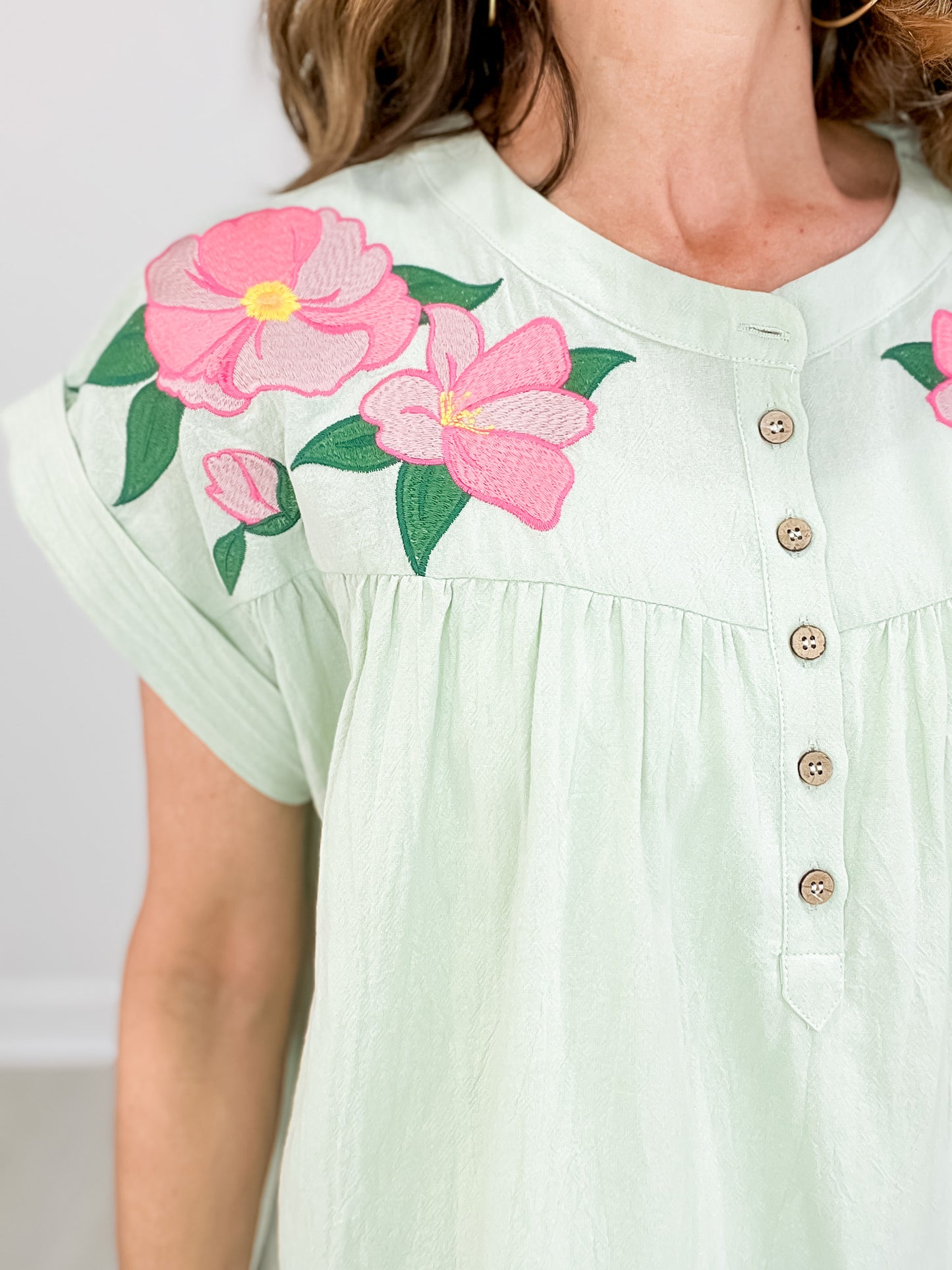 Solid Crinkled Cotton Short Sleeve Top with Embroidery Detail