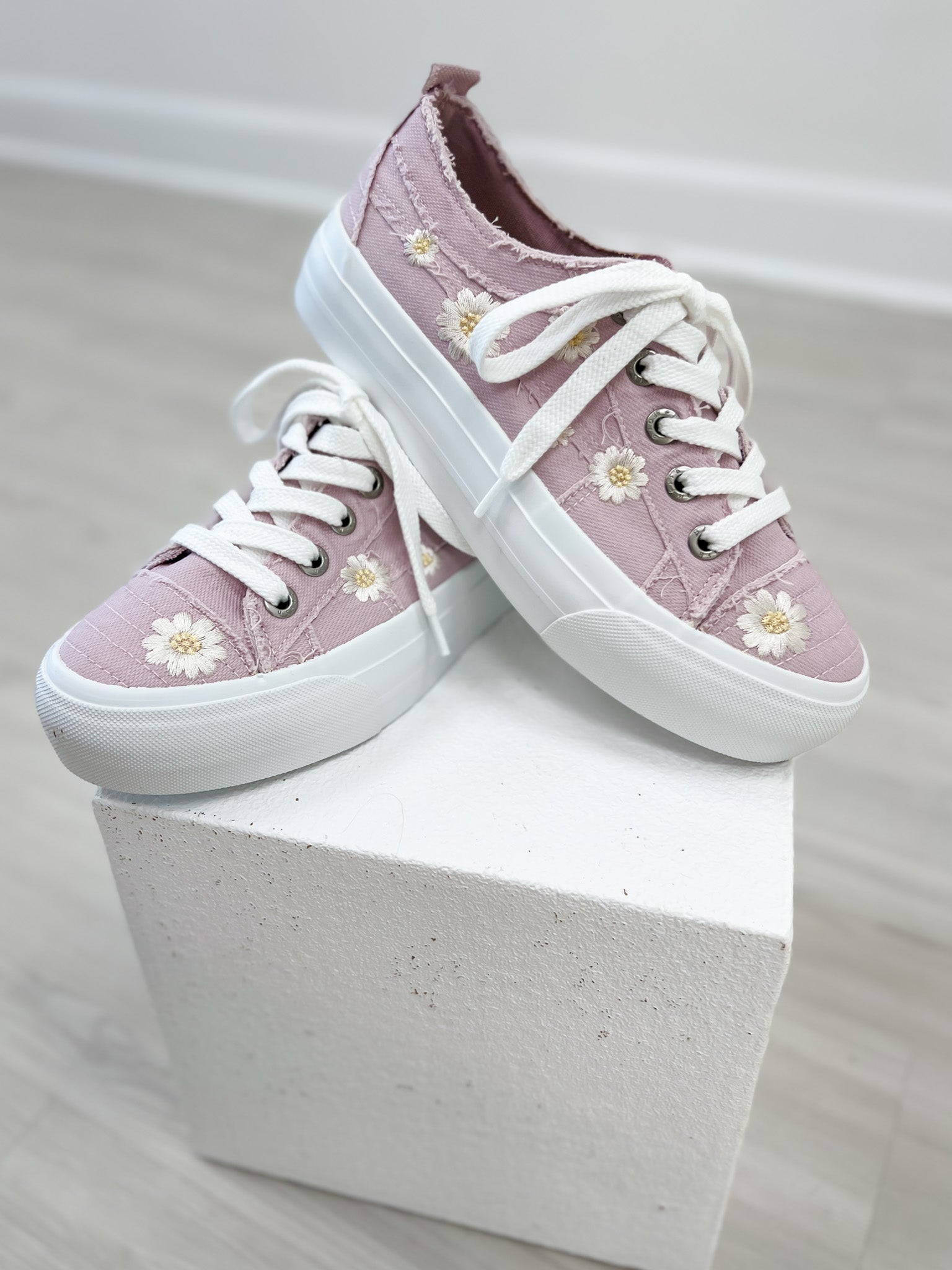 Blowfish Tennis Shoes Sadie Sun 8 in Amethyst