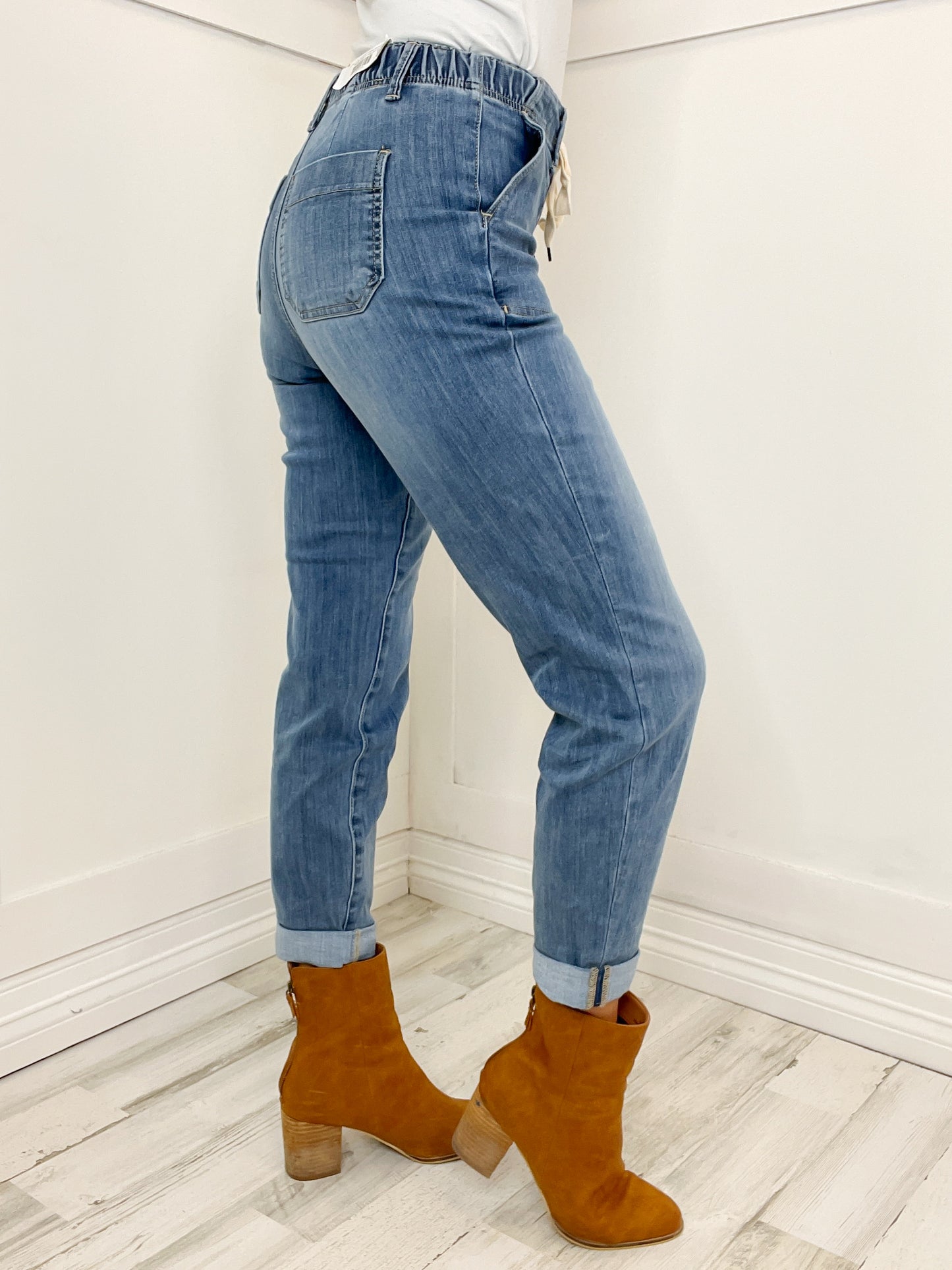 Judy Blue MAYA Hi-Rise White Dyed Cuff Denim Jogger Jeans – Emma Lou's  Boutique