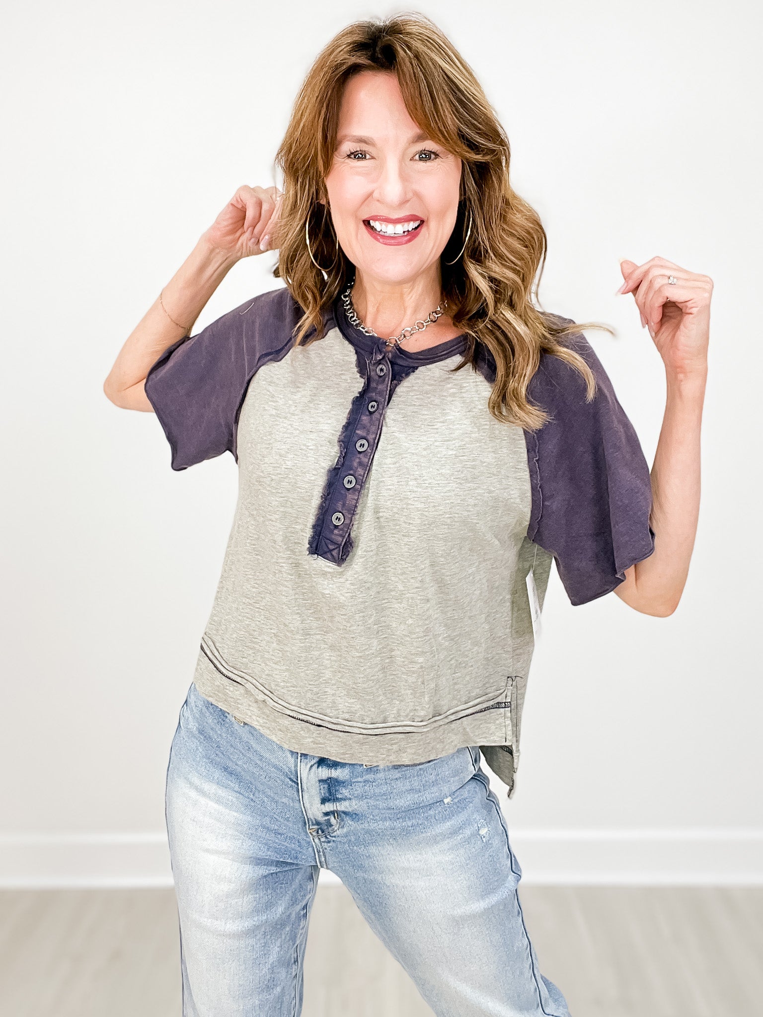 WASHED CONTRAST HENLEY NECK SHORT SLEEVE TEE