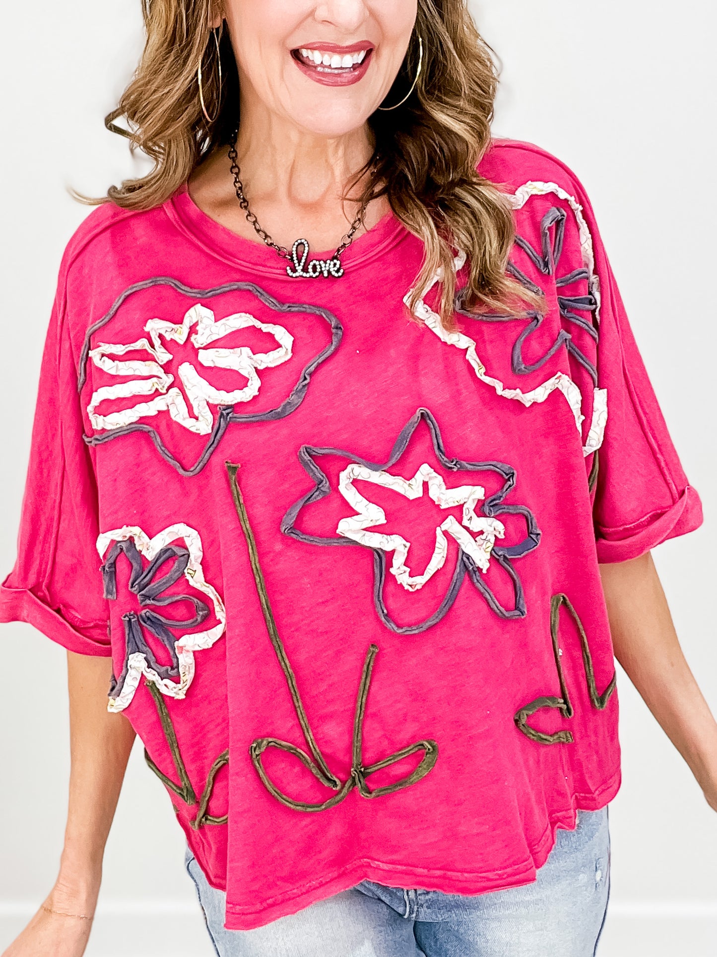 WASHED FLOWER APPLIQUE SHORT SLEEVE KNIT TOP
