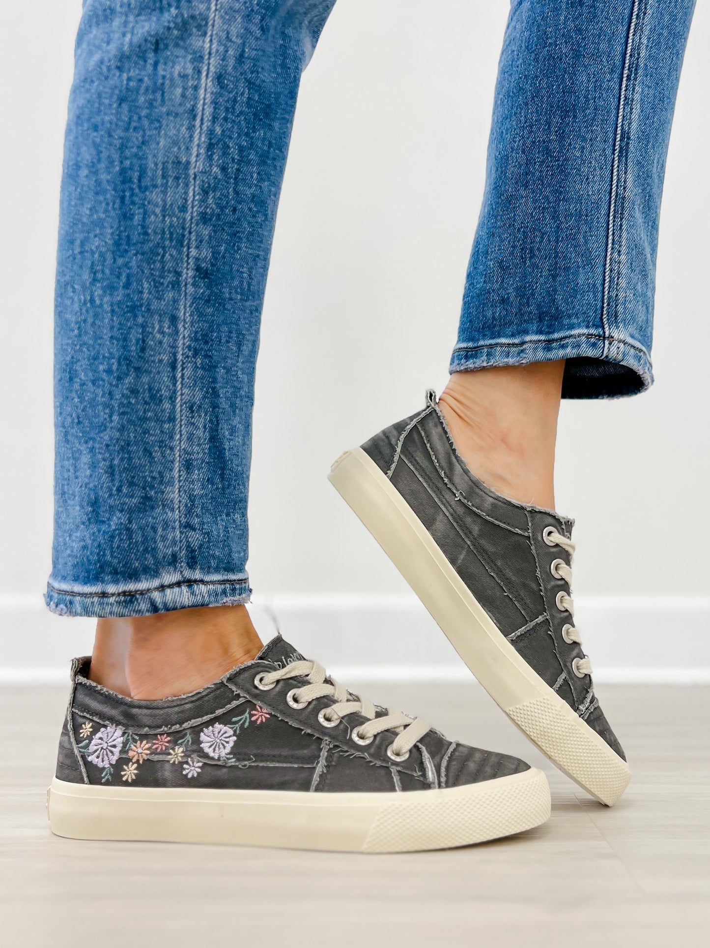 Blowfish Malibu Very Sadie Sneakers in Charcoal