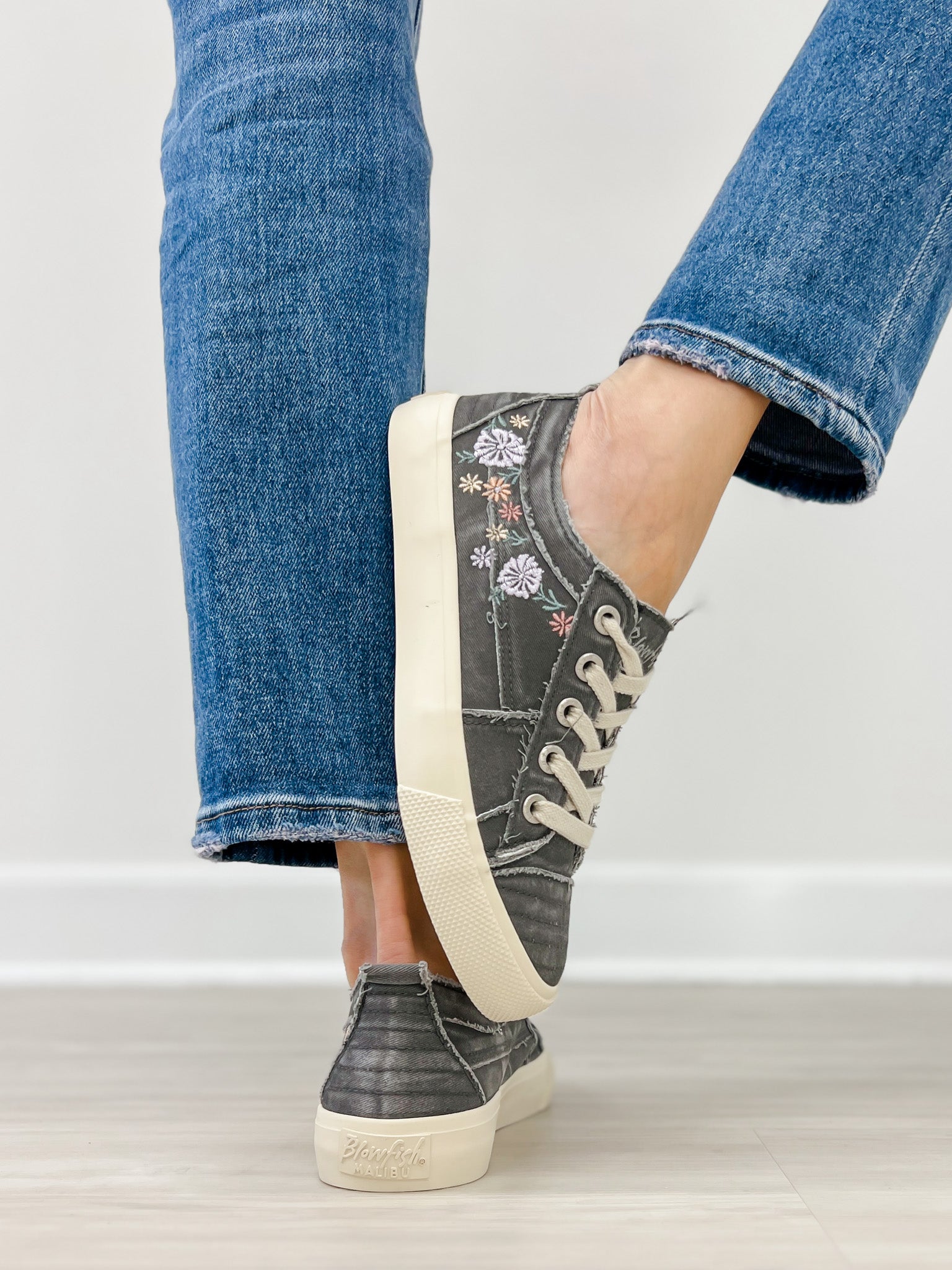 Blowfish Malibu Very Sadie Sneakers in Charcoal