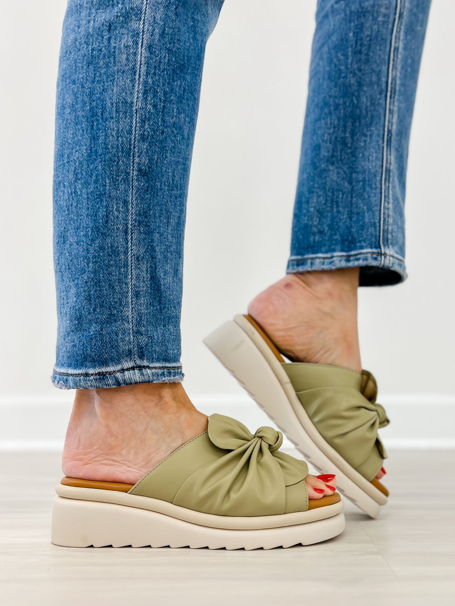 Good Choice Harlow Bow Wedge Sandals in Sage