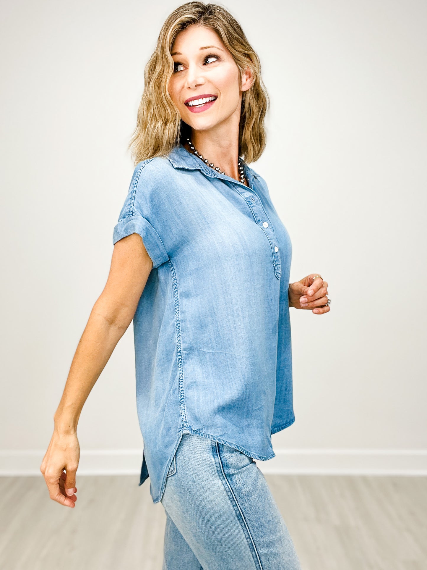 Back Button Popover Cuffed Short Sleeve Henley Rounded Hi-Lo Hem