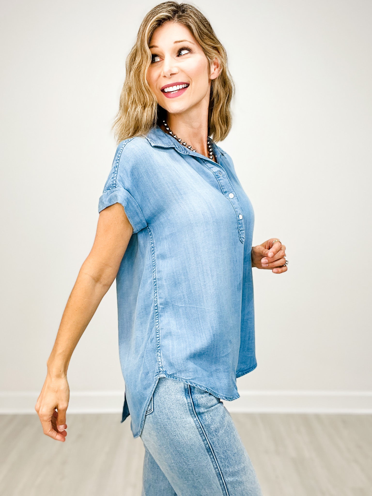 Back Button Popover Cuffed Short Sleeve Henley Rounded Hi-Lo Hem