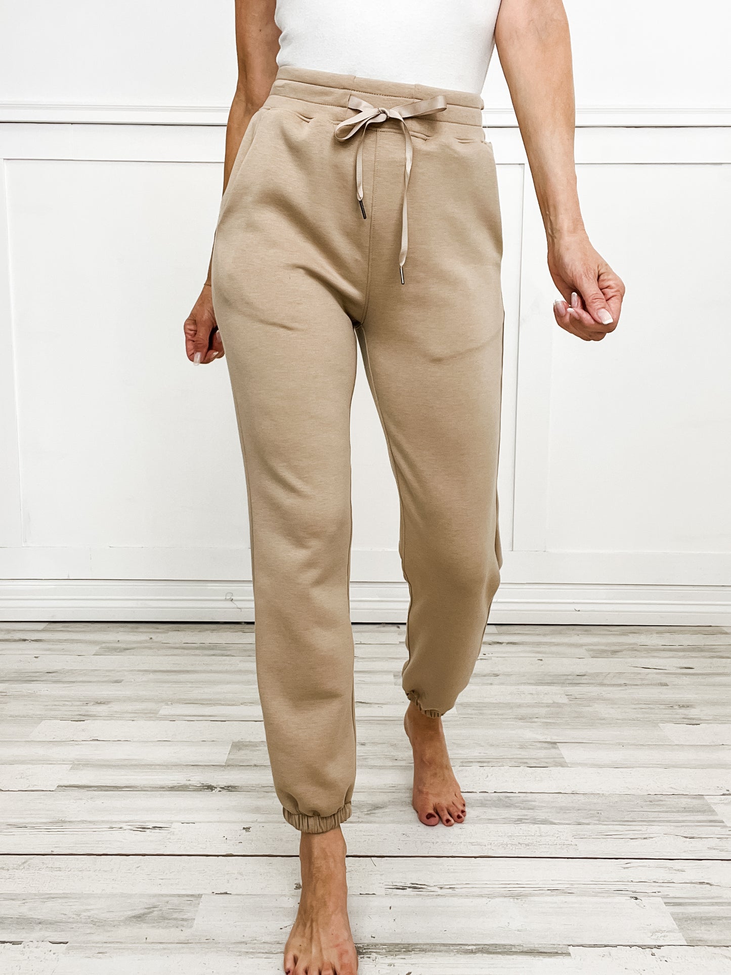 HAMPTONS DAYTRIP Travel Collection  Active/Loungewear in KHAKI