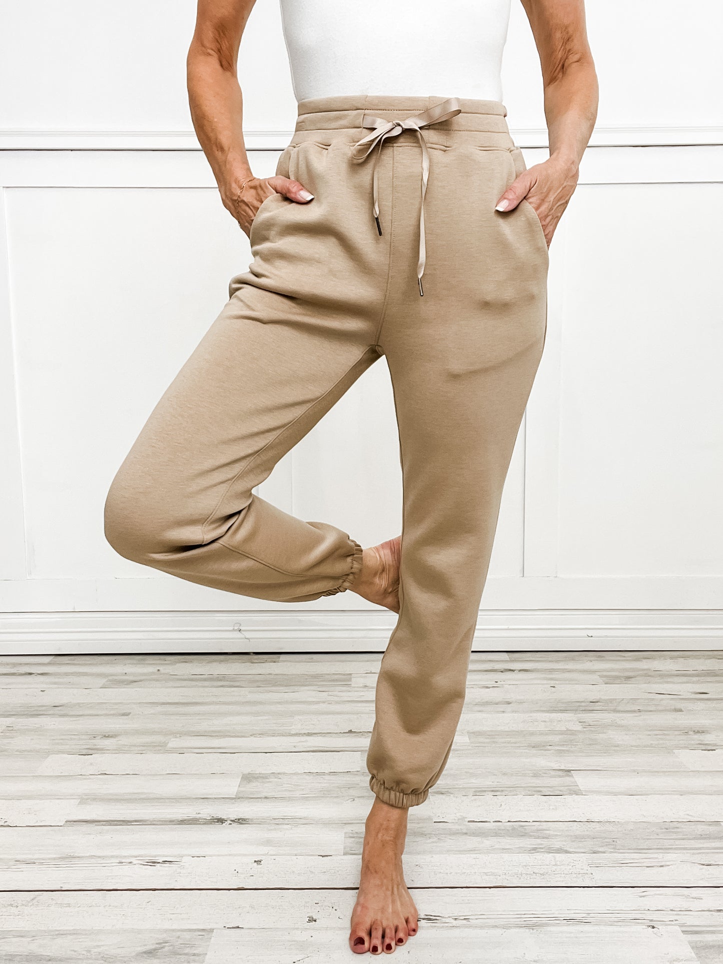 HAMPTONS DAYTRIP Travel Collection  Active/Loungewear in KHAKI