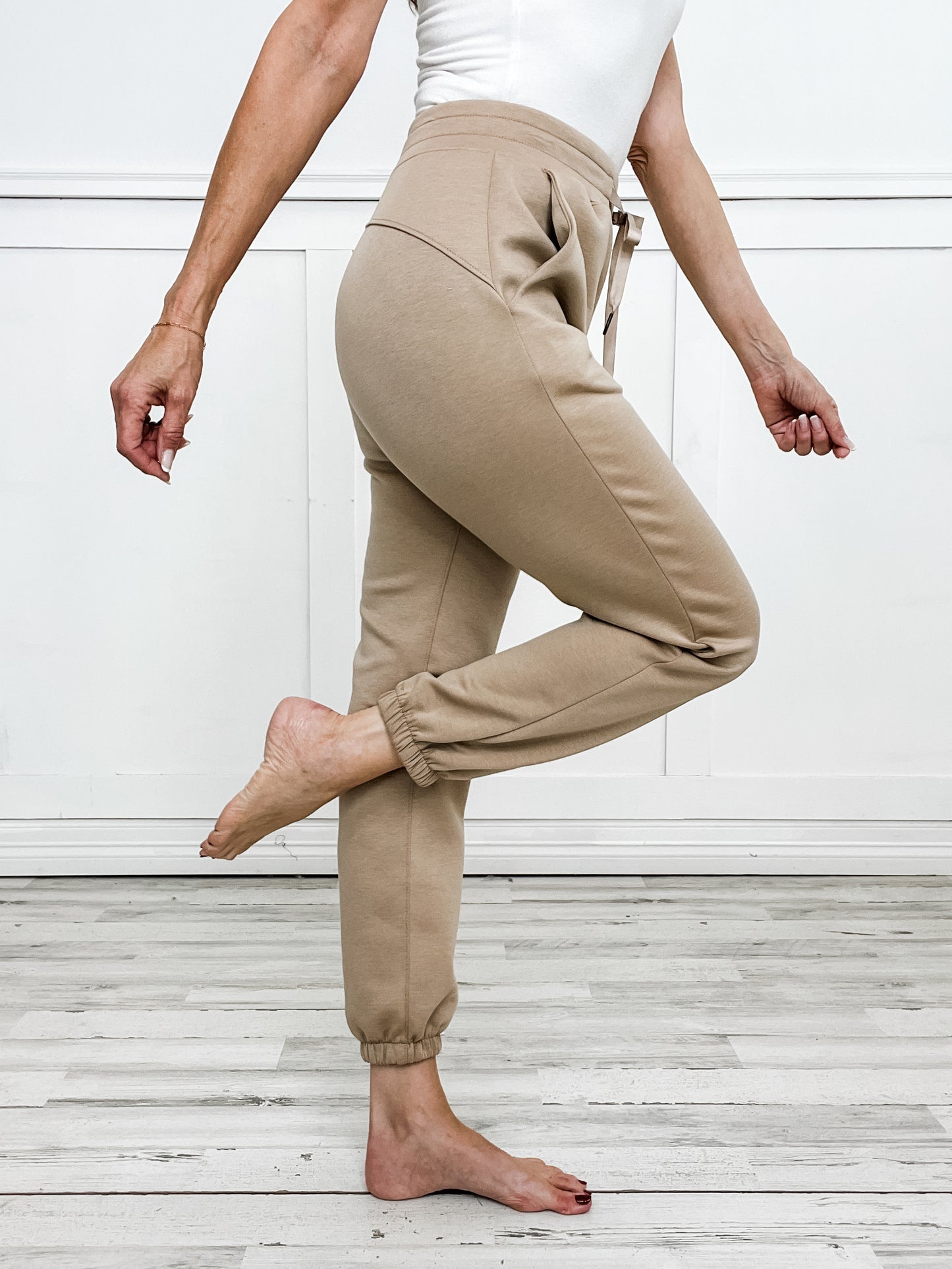 HAMPTONS DAYTRIP Travel Collection  Active/Loungewear in KHAKI