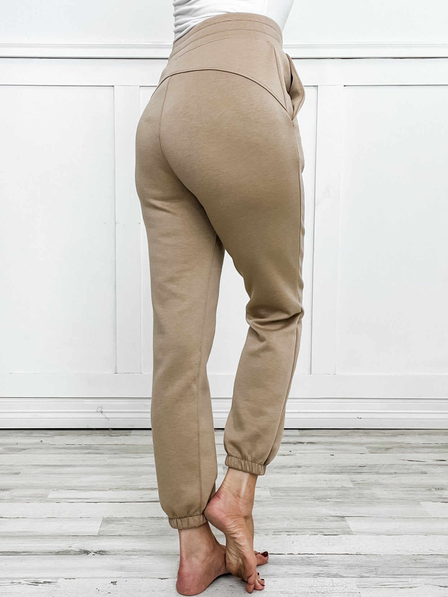 HAMPTONS DAYTRIP Travel Collection  Active/Loungewear in KHAKI