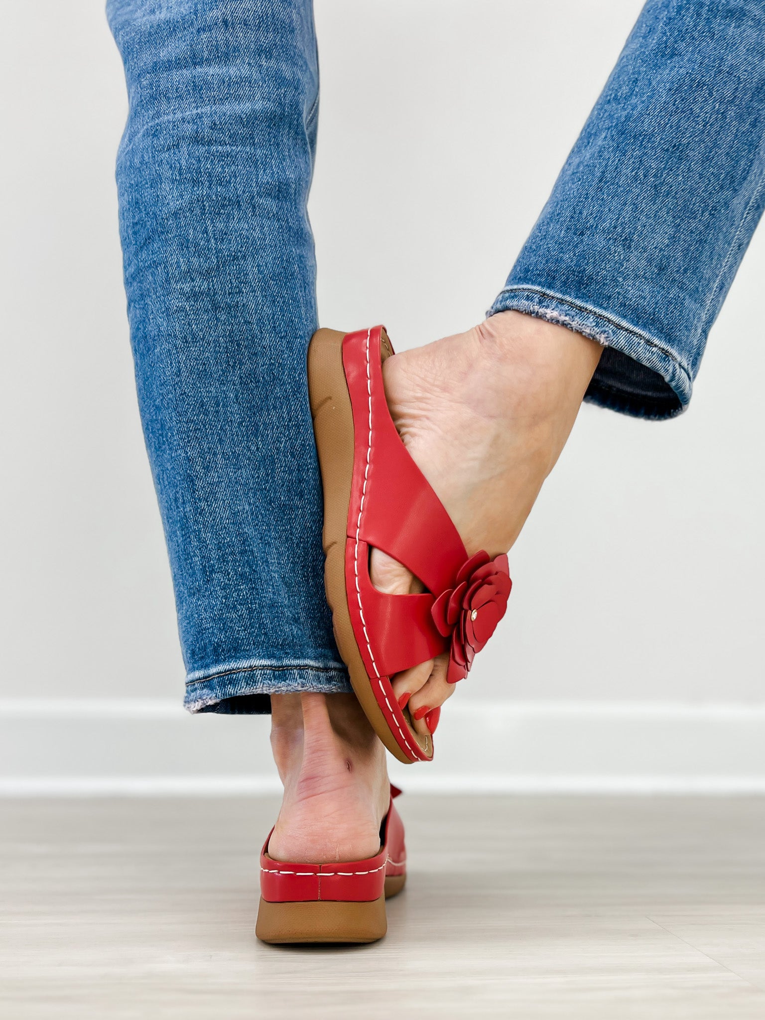 Good Choice Joy Flower Flat Sandals in Coral