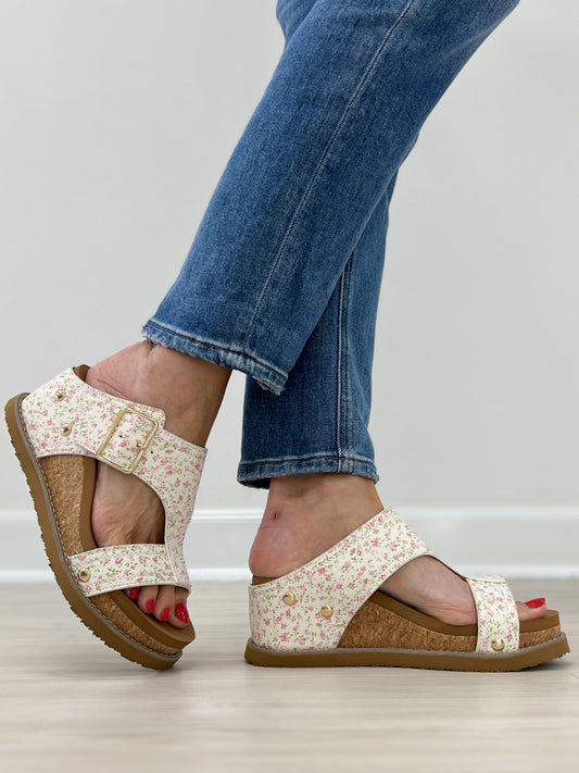 Very G Noah Wedges in White Pink Floral
