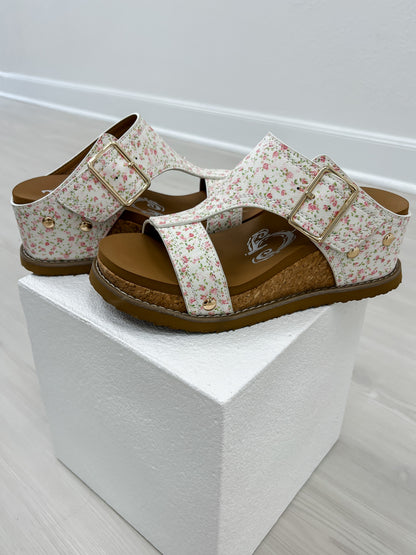 Very G Noah Wedges in White Pink Floral
