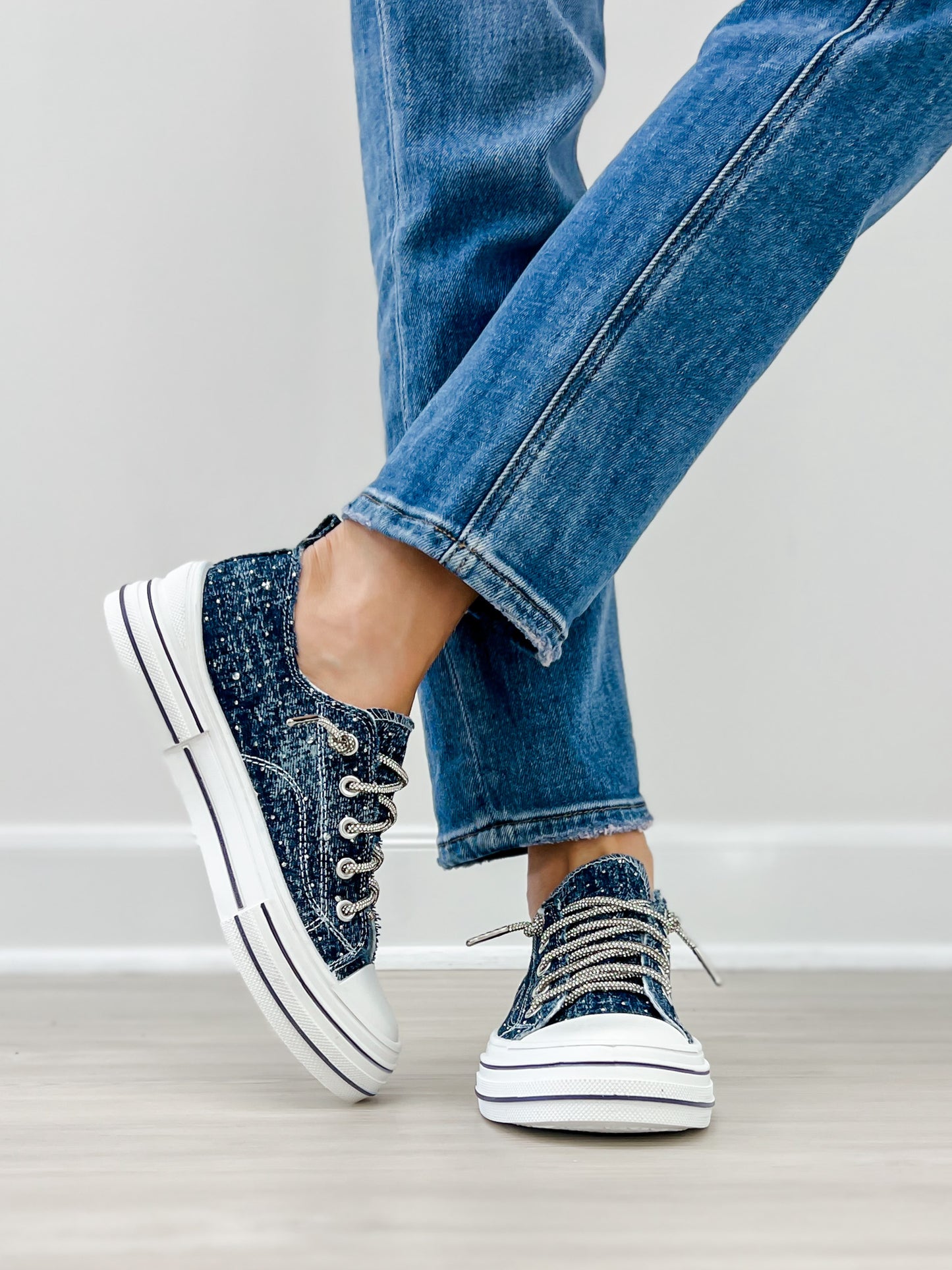 Very G Aman Sneakers in Denim
