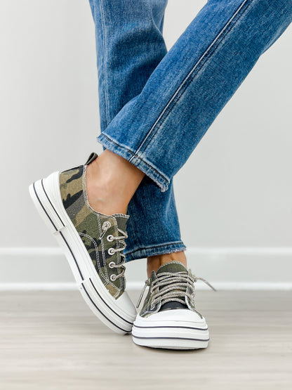 Very G Aman Sneakers in Khaki Camo