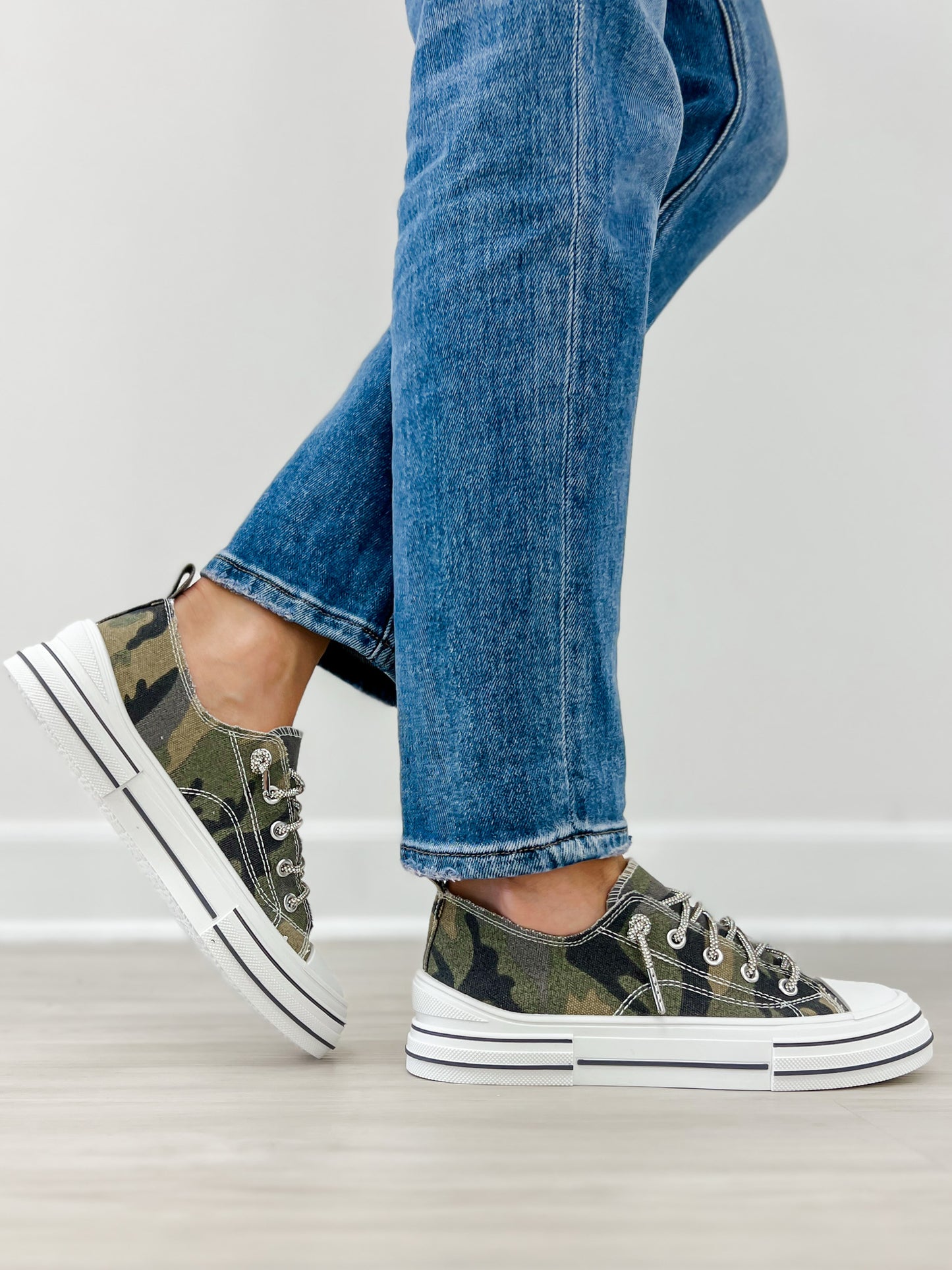 Very G Aman Sneakers in Khaki Camo