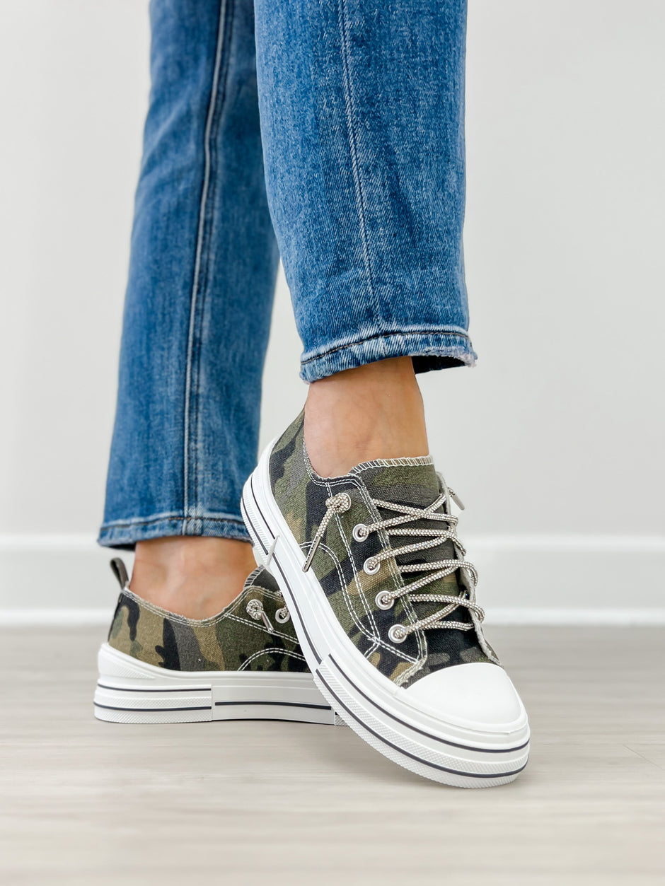 Very G Aman Sneakers in Khaki Camo