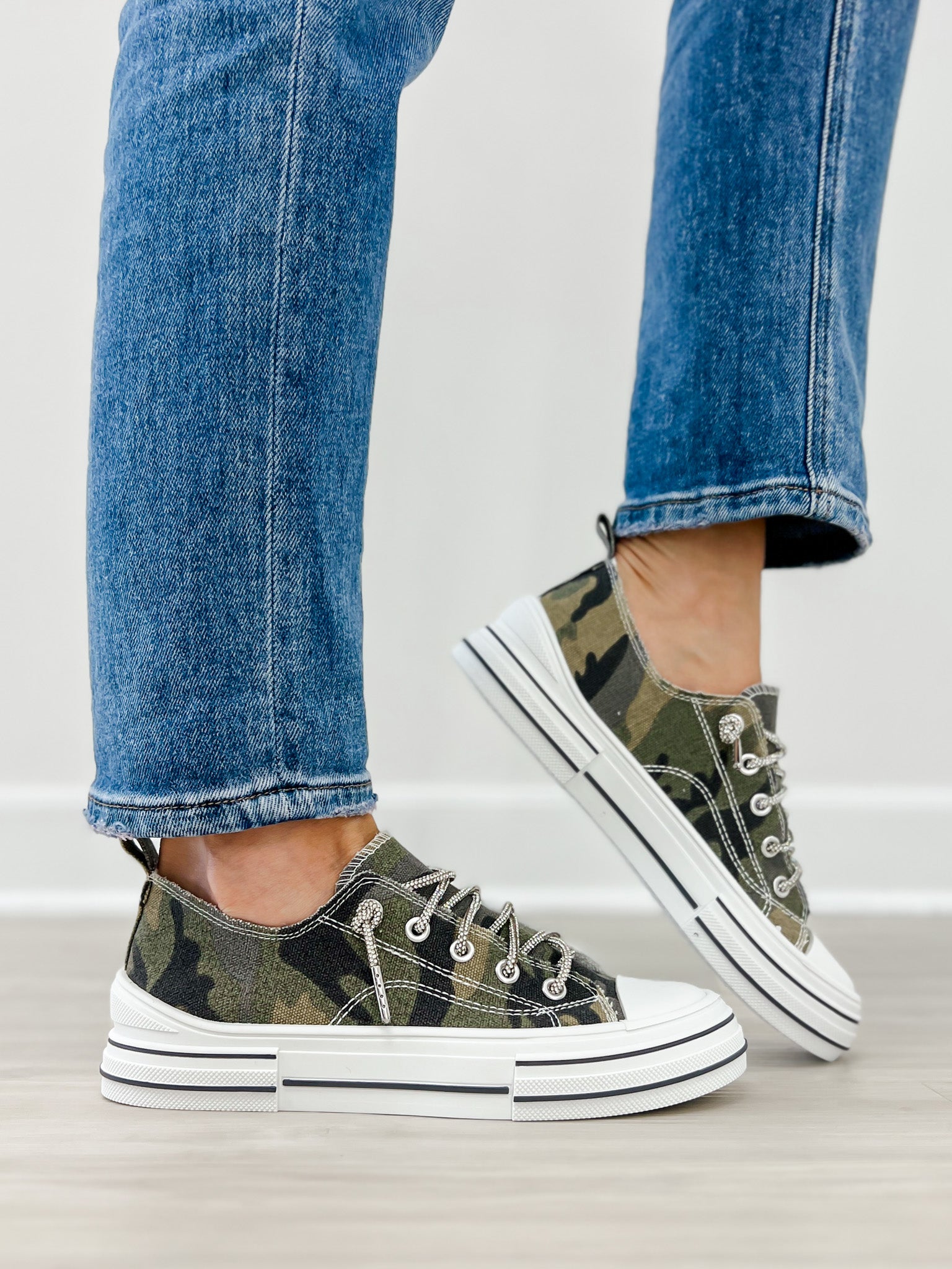 Very G Aman Sneakers in Khaki Camo