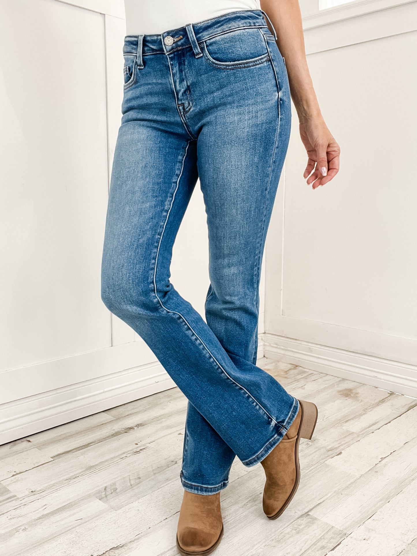 Vervet LUCINDA Low Rise Full Length Bootcut Non-Distressed Jeans