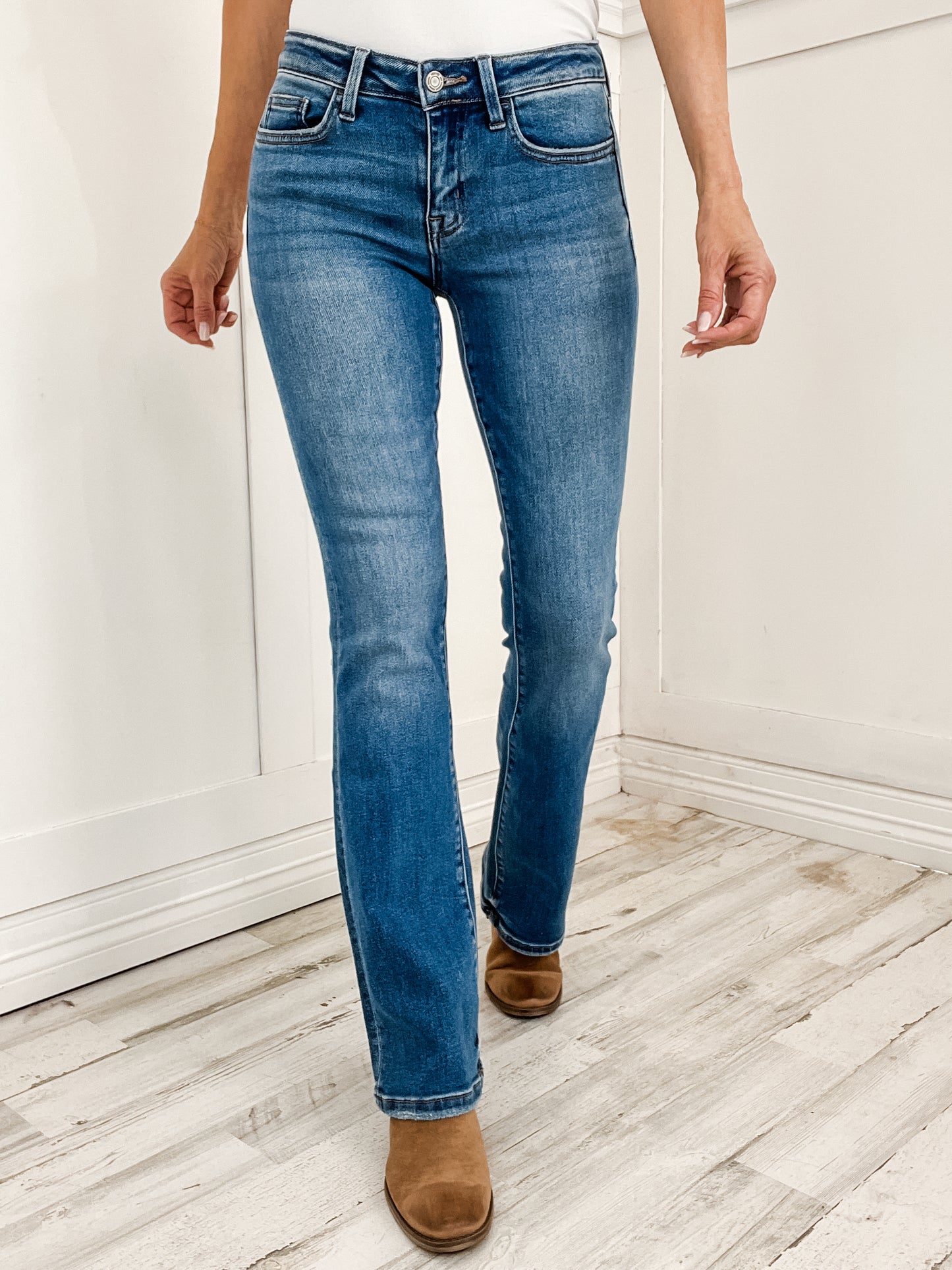 Vervet LUCINDA Low Rise Full Length Bootcut Non-Distressed Jeans