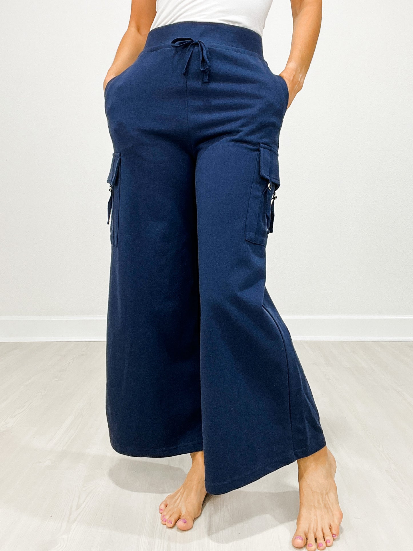 Elastic Waistband Wide Leg Cargo Pants