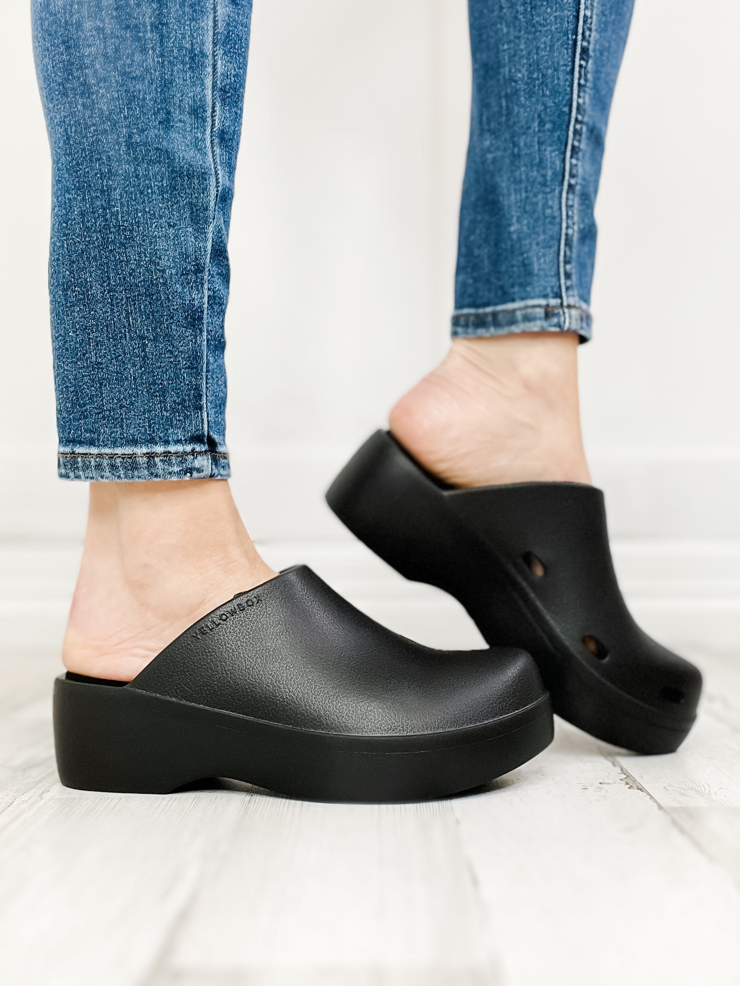 Yellowbox Zippy Clog in Black