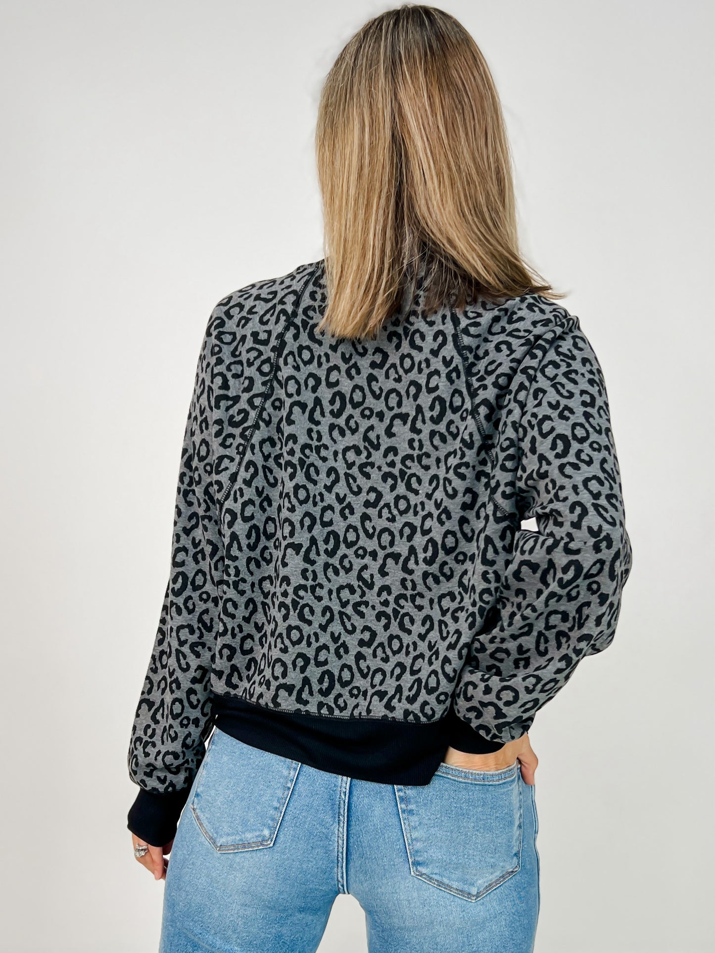 Long Sleeve Leopard Print Knit Sweater