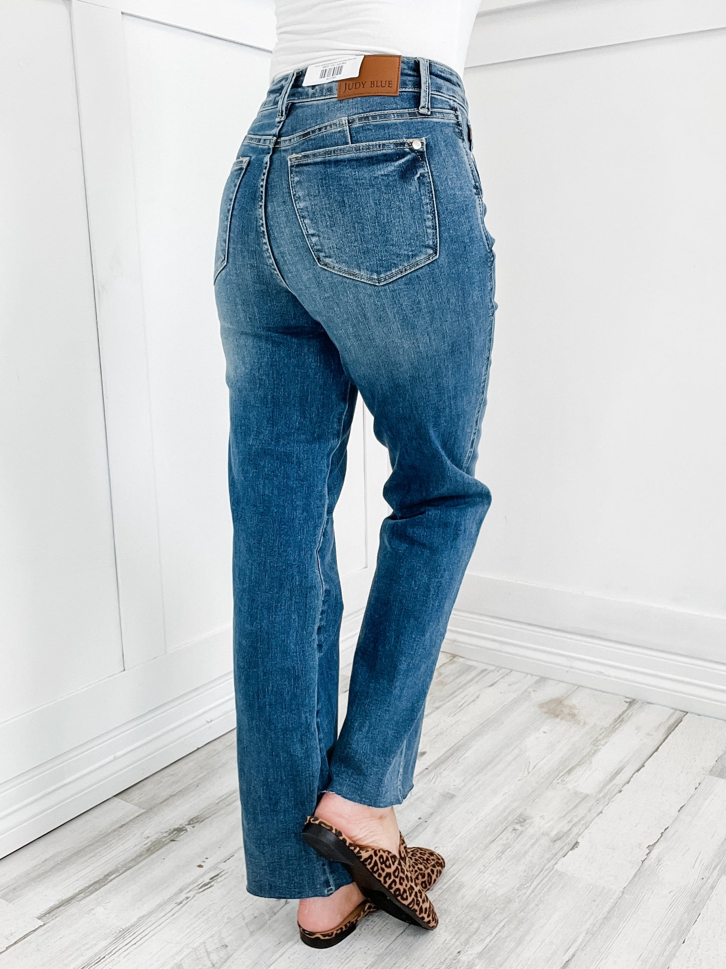 Judy Blue LANDSLIDE Mid-Rise Tummy Control Vintage Straight Jeans