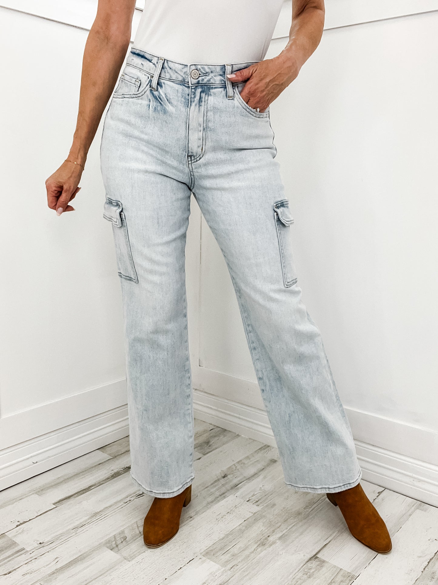 Vervet Jewel 90s Vintage Straight Cargo Jeans