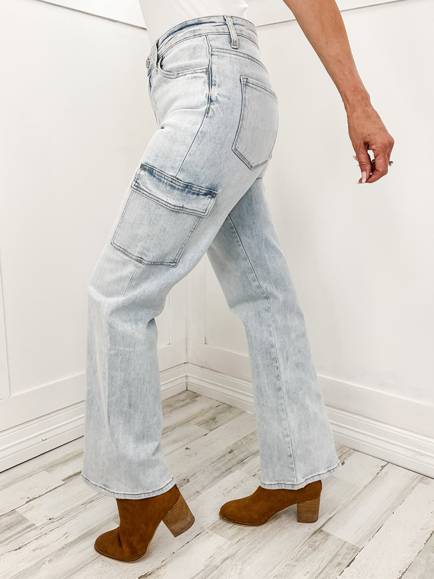 Vervet Jewel 90s Vintage Straight Cargo Jeans