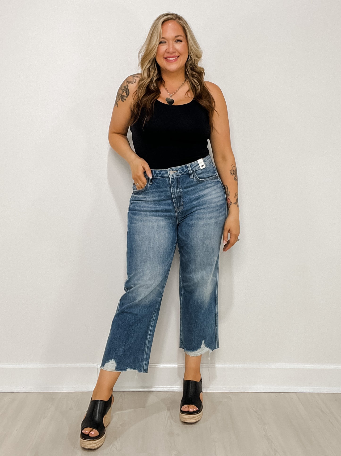 Judy Blue QUEEN OF THE CROP Hi-Waist Cropped Jeans