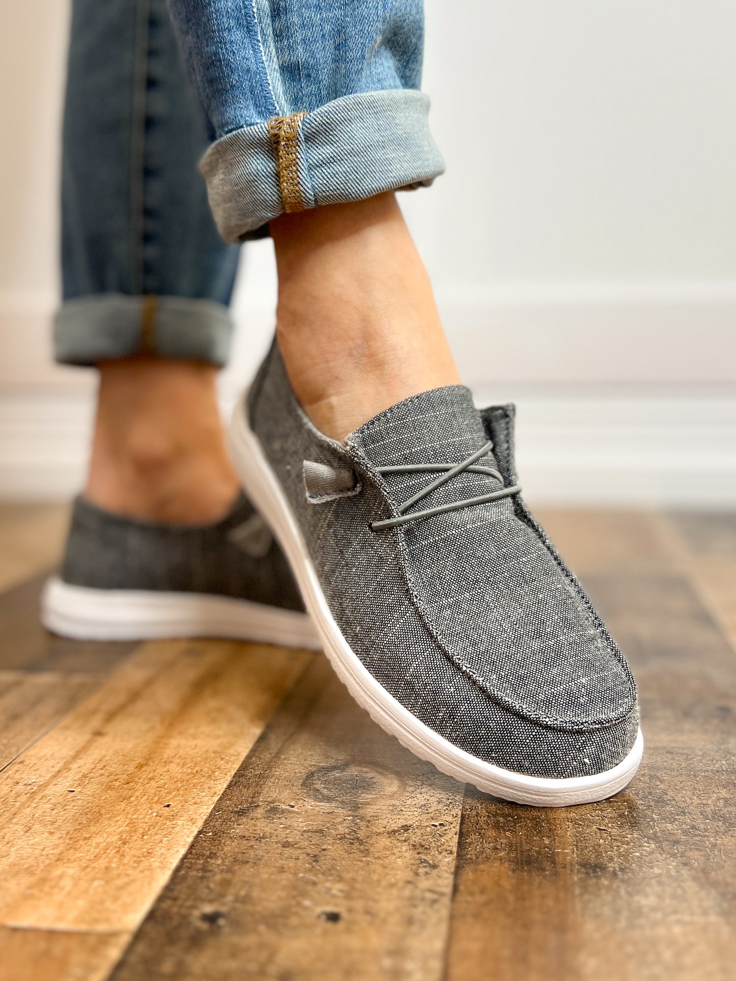 Maco Slip-On Tennis Shoes in Charcoal