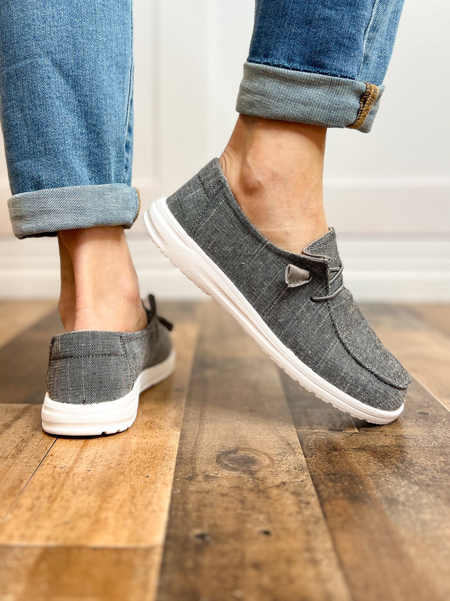 Maco Slip-On Tennis Shoes in Charcoal