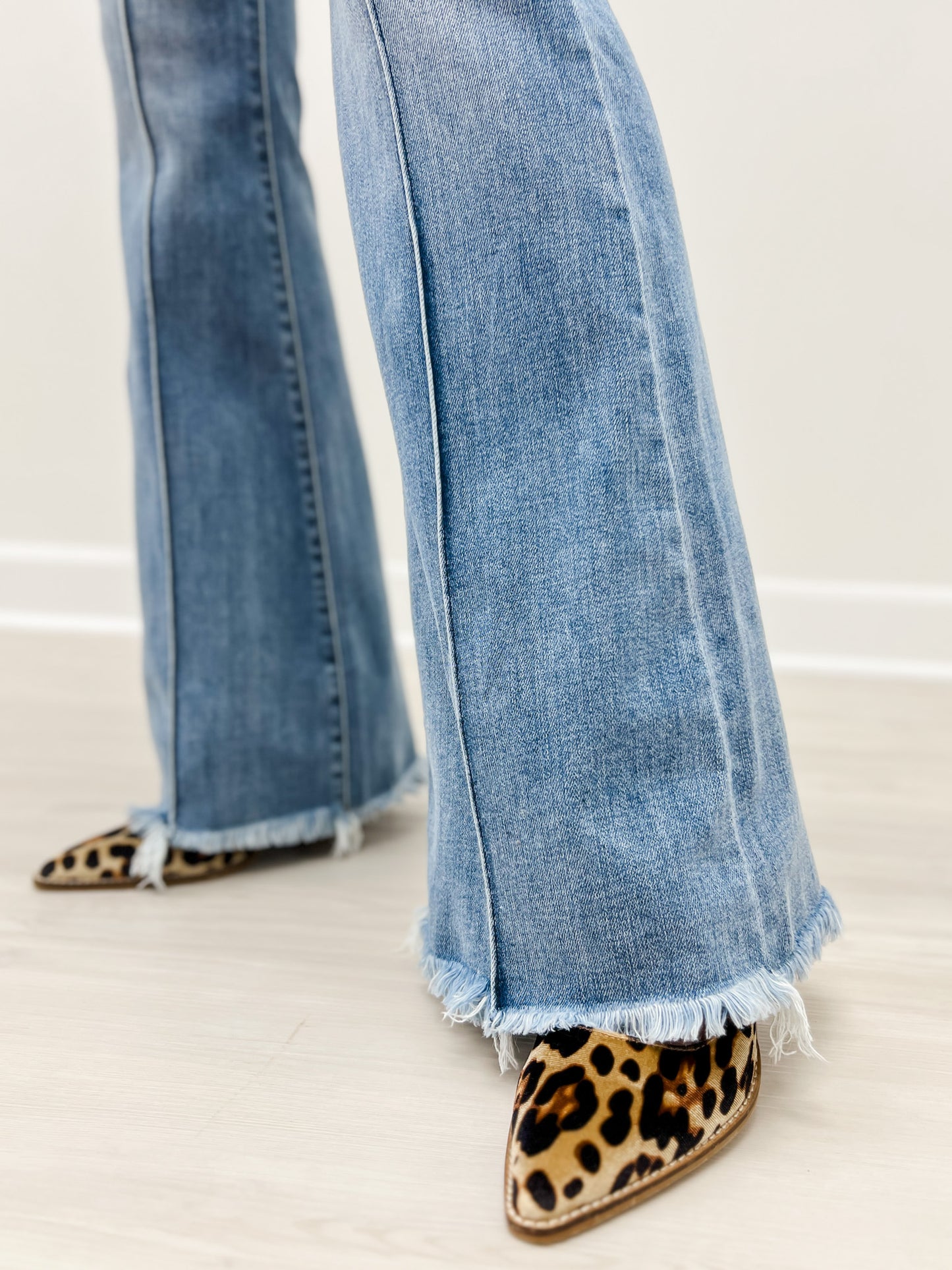 Judy Blue LENNON High Waist Front Pintuck Frayed Hem Jeans