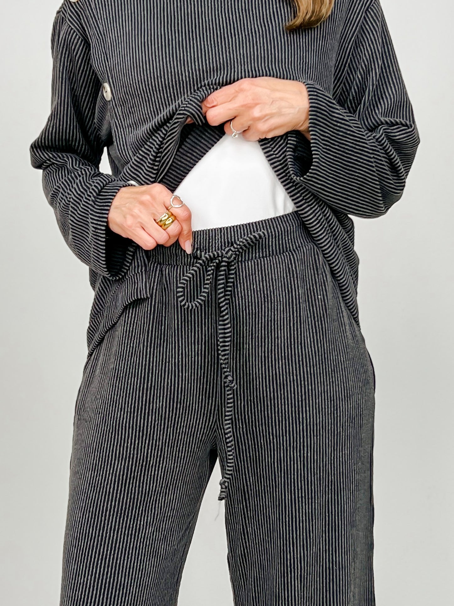 Ribbed 2-Piece Cowl Neck Set in Black