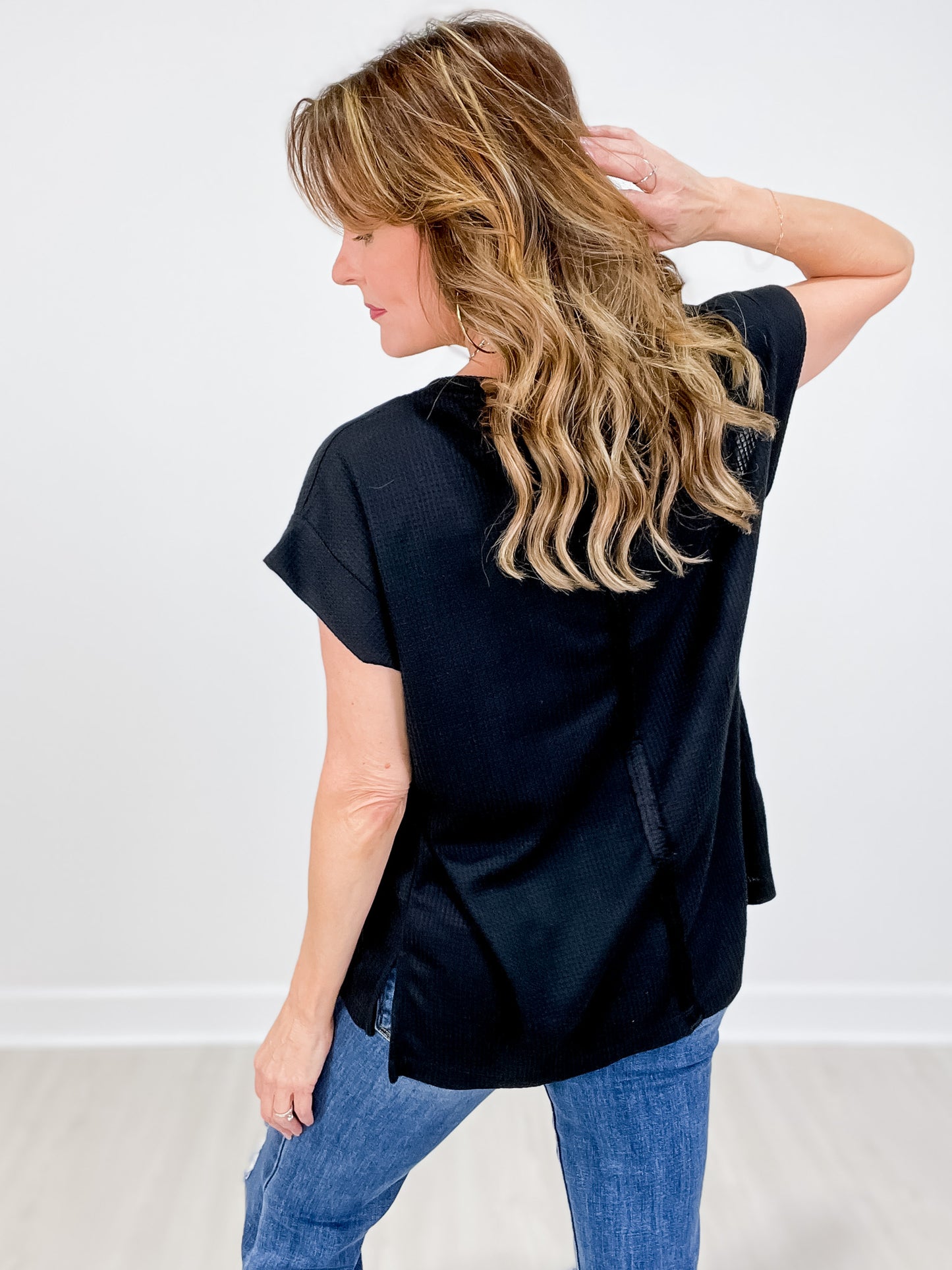 Short Sleeve Dolman Top with Round Neckline in BLACK