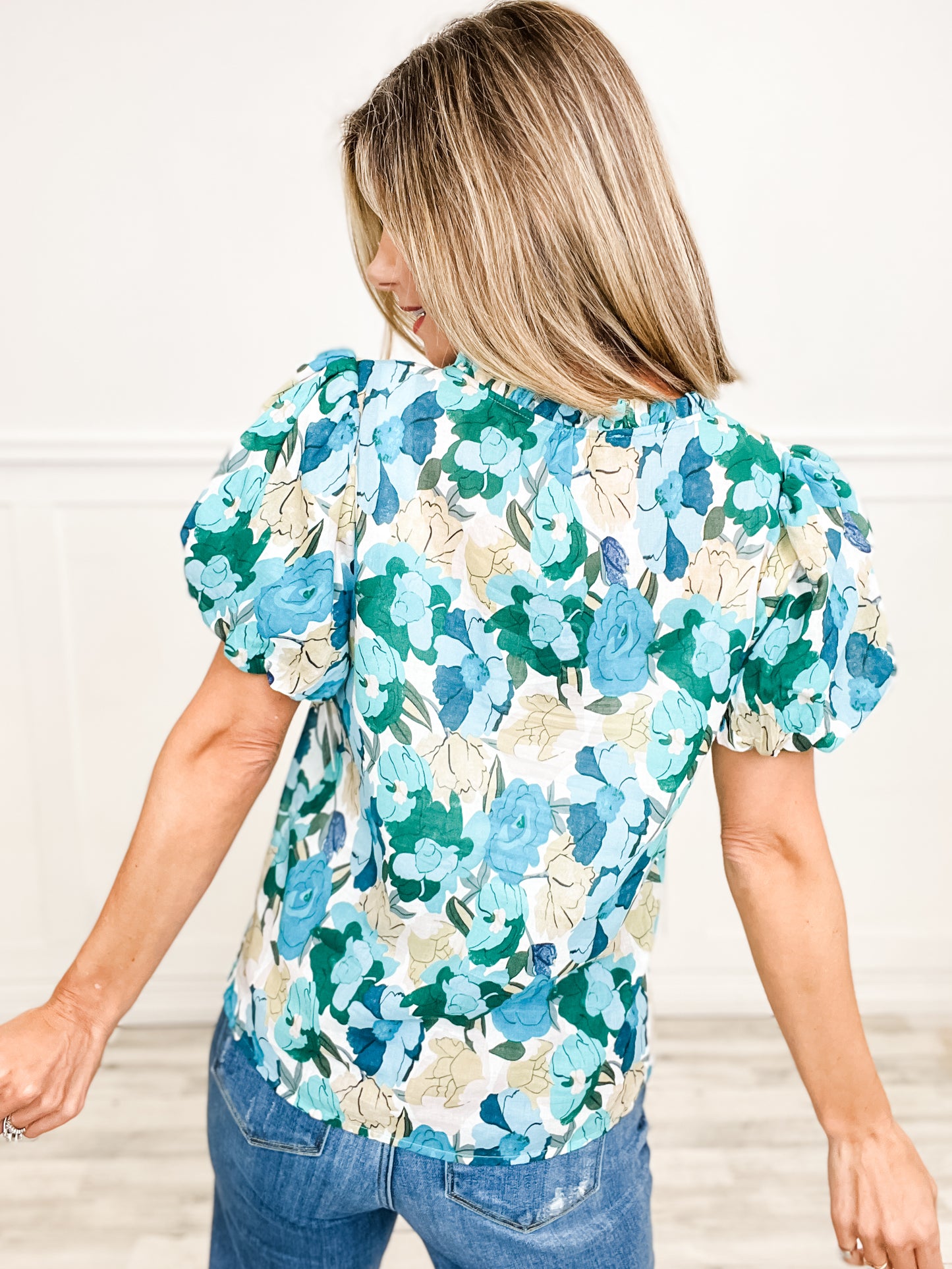 Vibrant Floral Print Split Neckline Short Sleeve Top