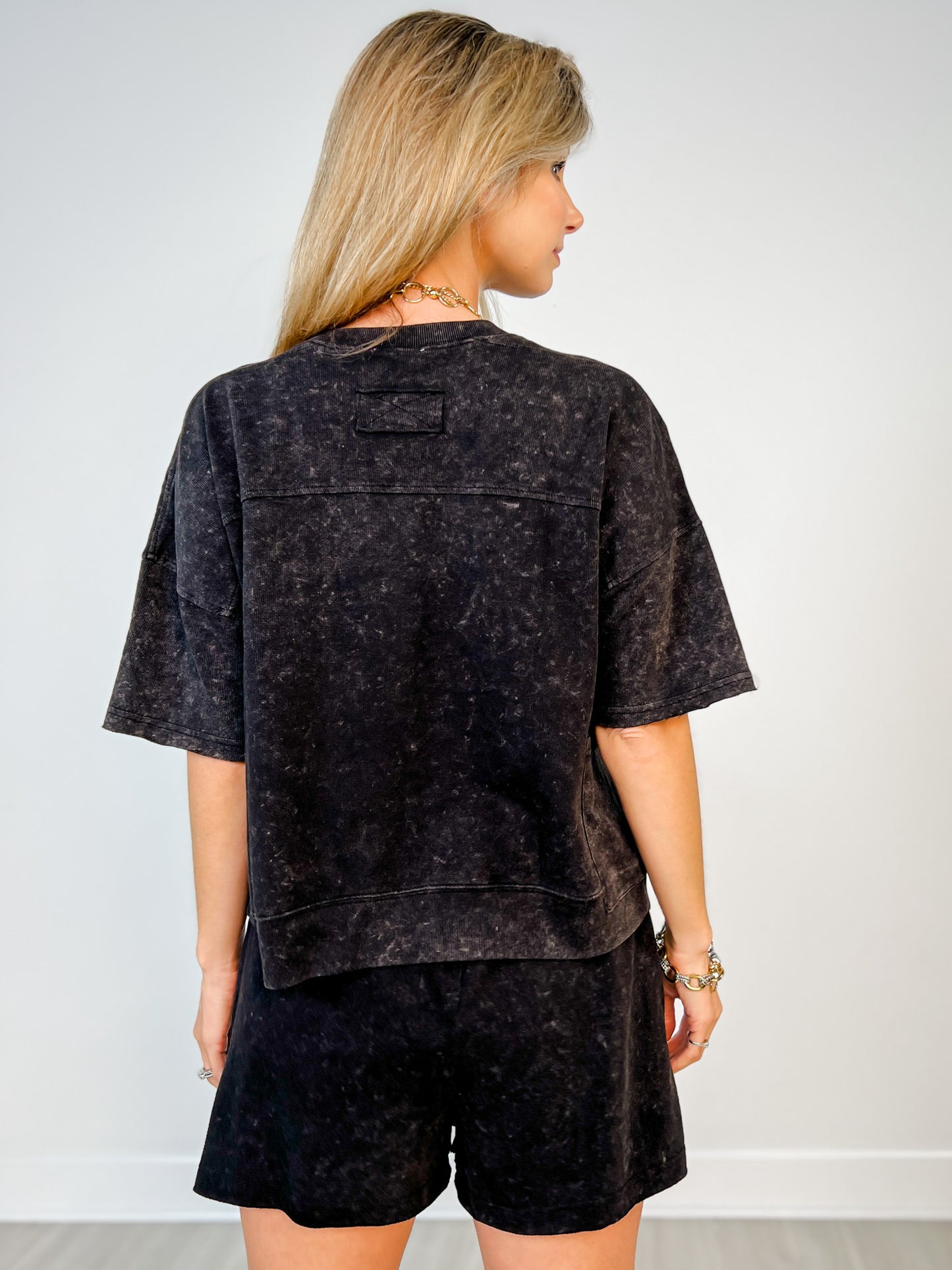 Mineral Washed Knit Casual Top & Shorts in Black