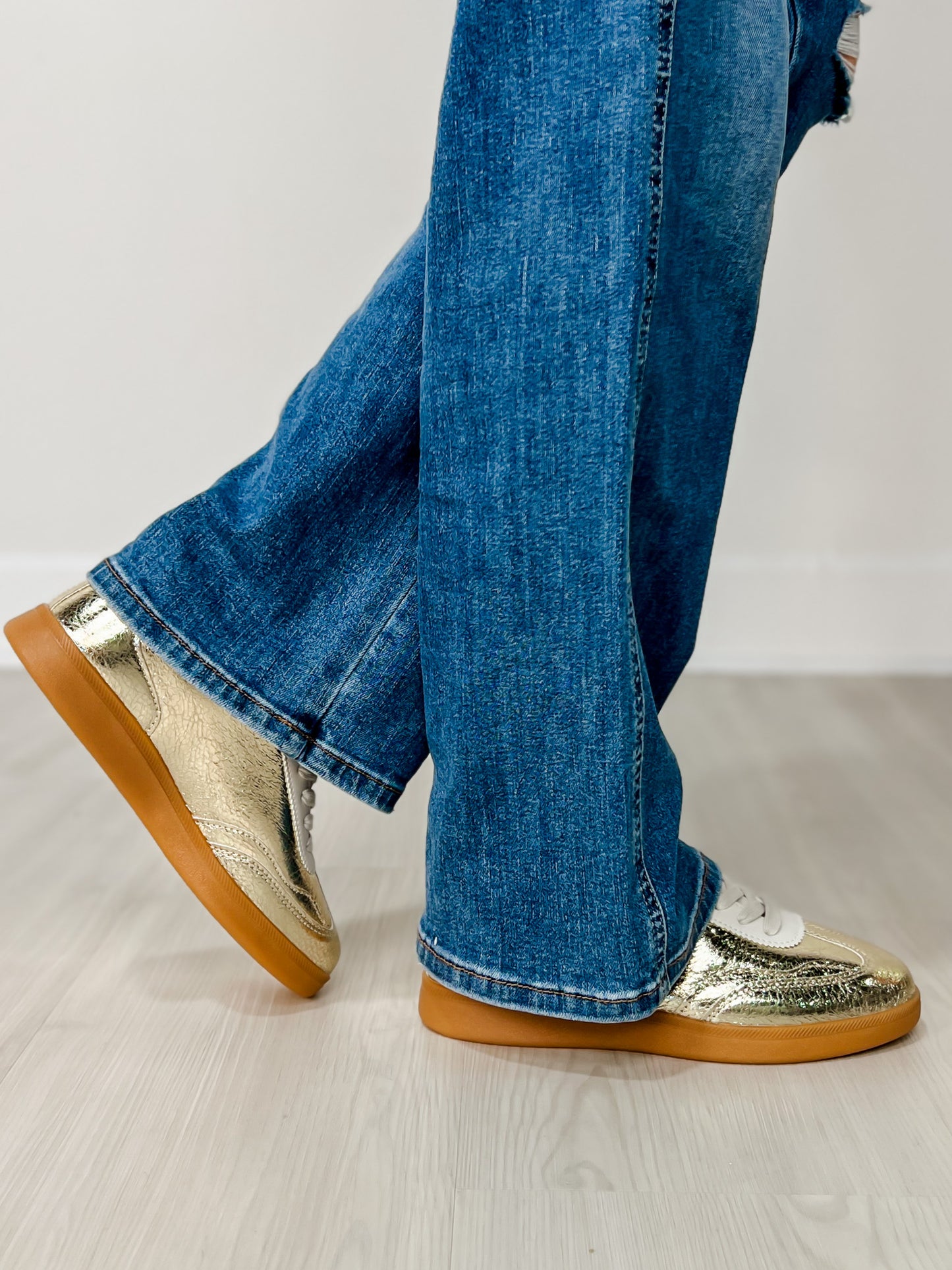 Forever Link Modern-12 Tennis Shoes in Gold