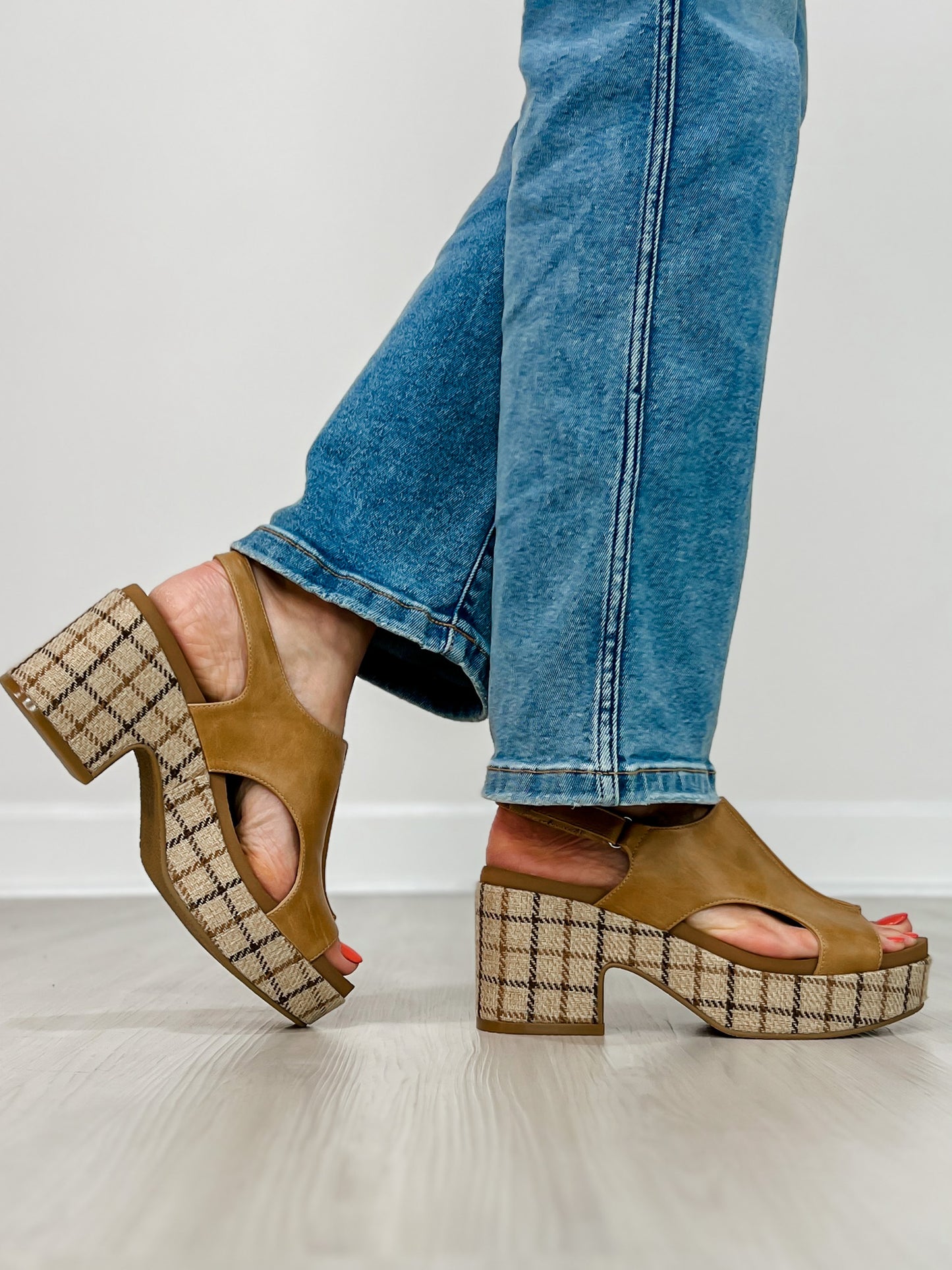 Corkys Miss Carley Wedges in CARAMEL COMBO