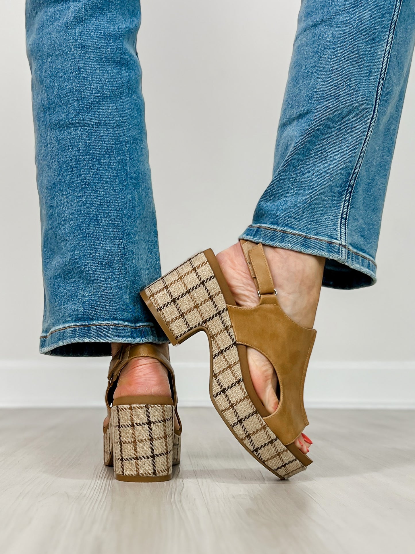 Corkys Miss Carley Wedges in CARAMEL COMBO