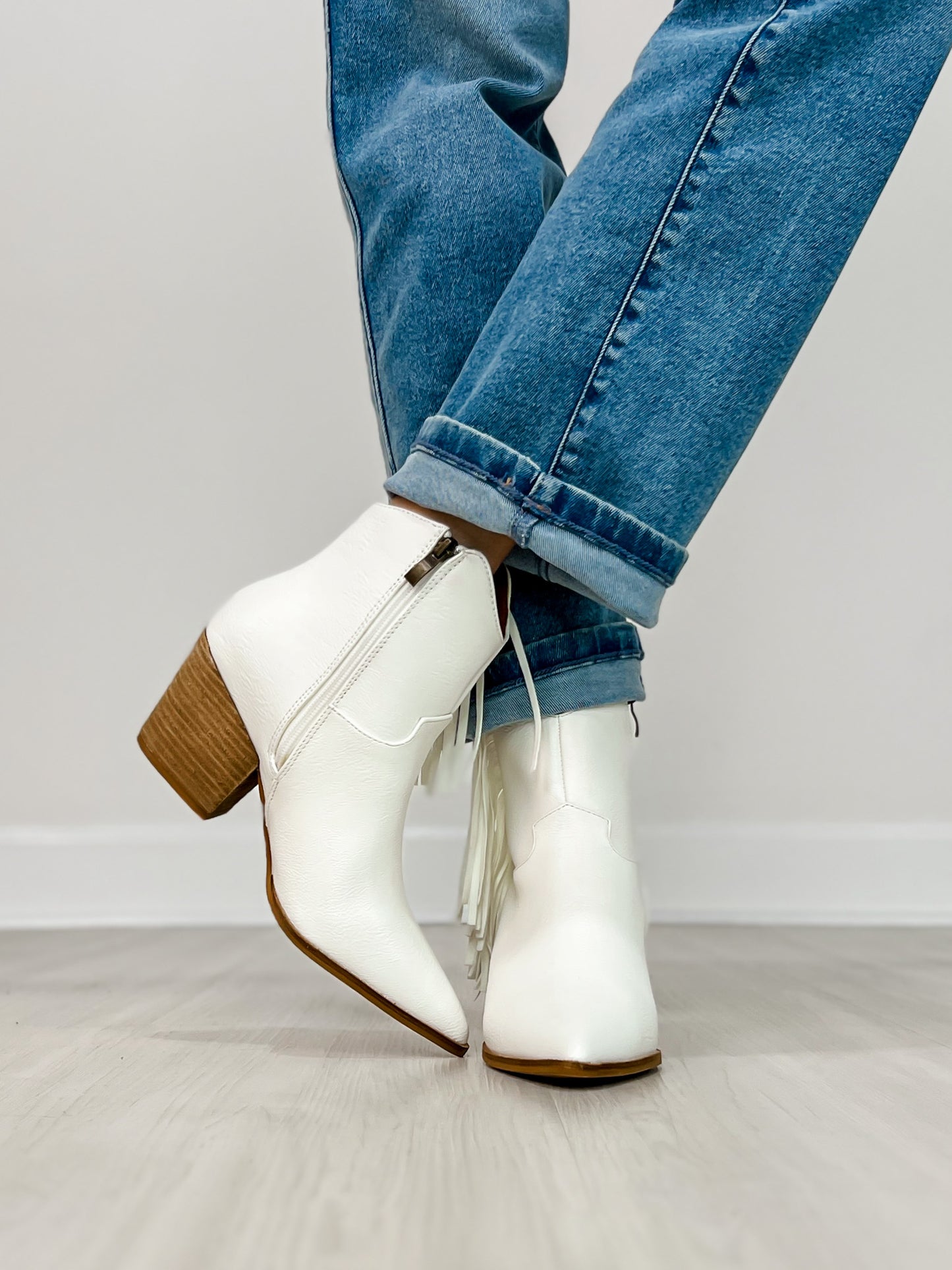 Dixie Decor Fringe Western Boots in White