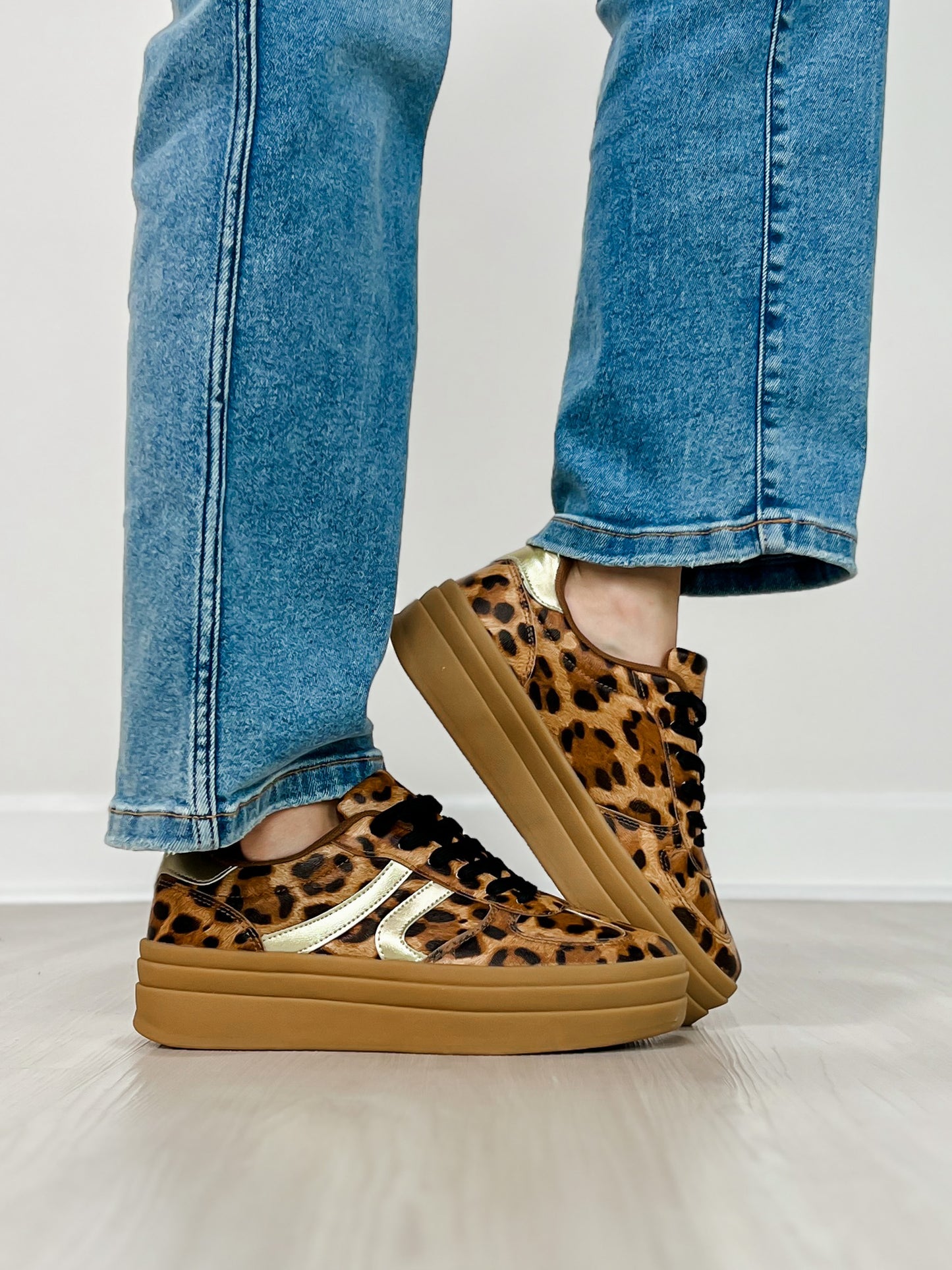 Semi Platform Double Stripe Low Sneakers in Leopard/Gold