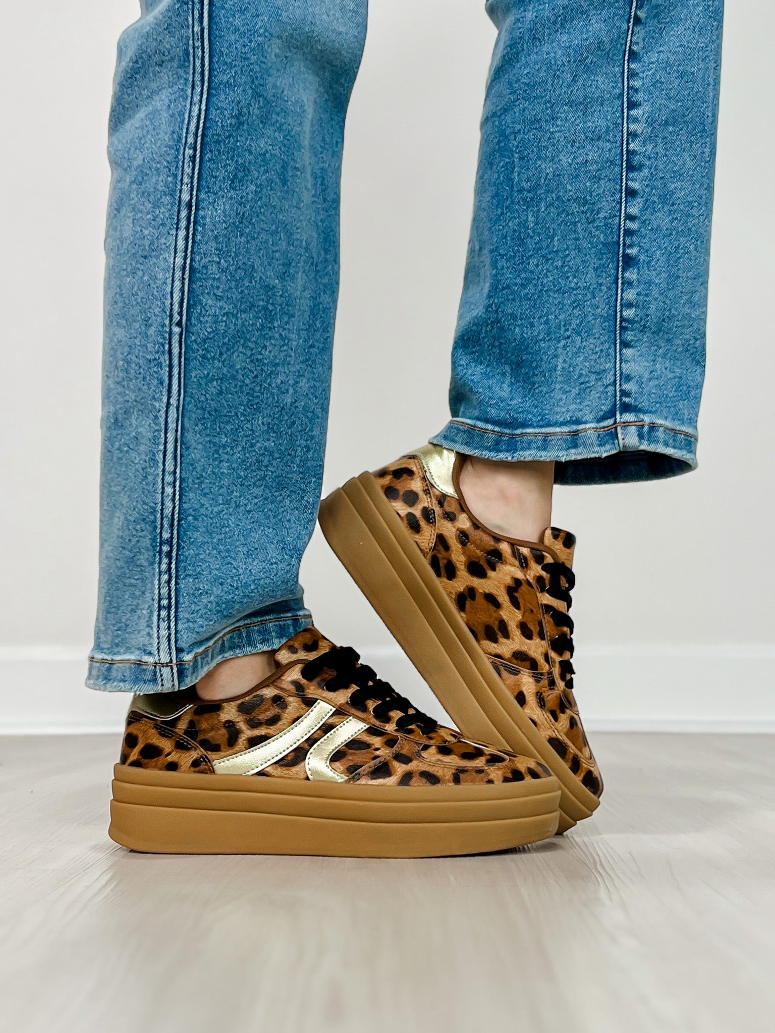 Semi Platform Double Stripe Low Sneakers in Leopard/Gold