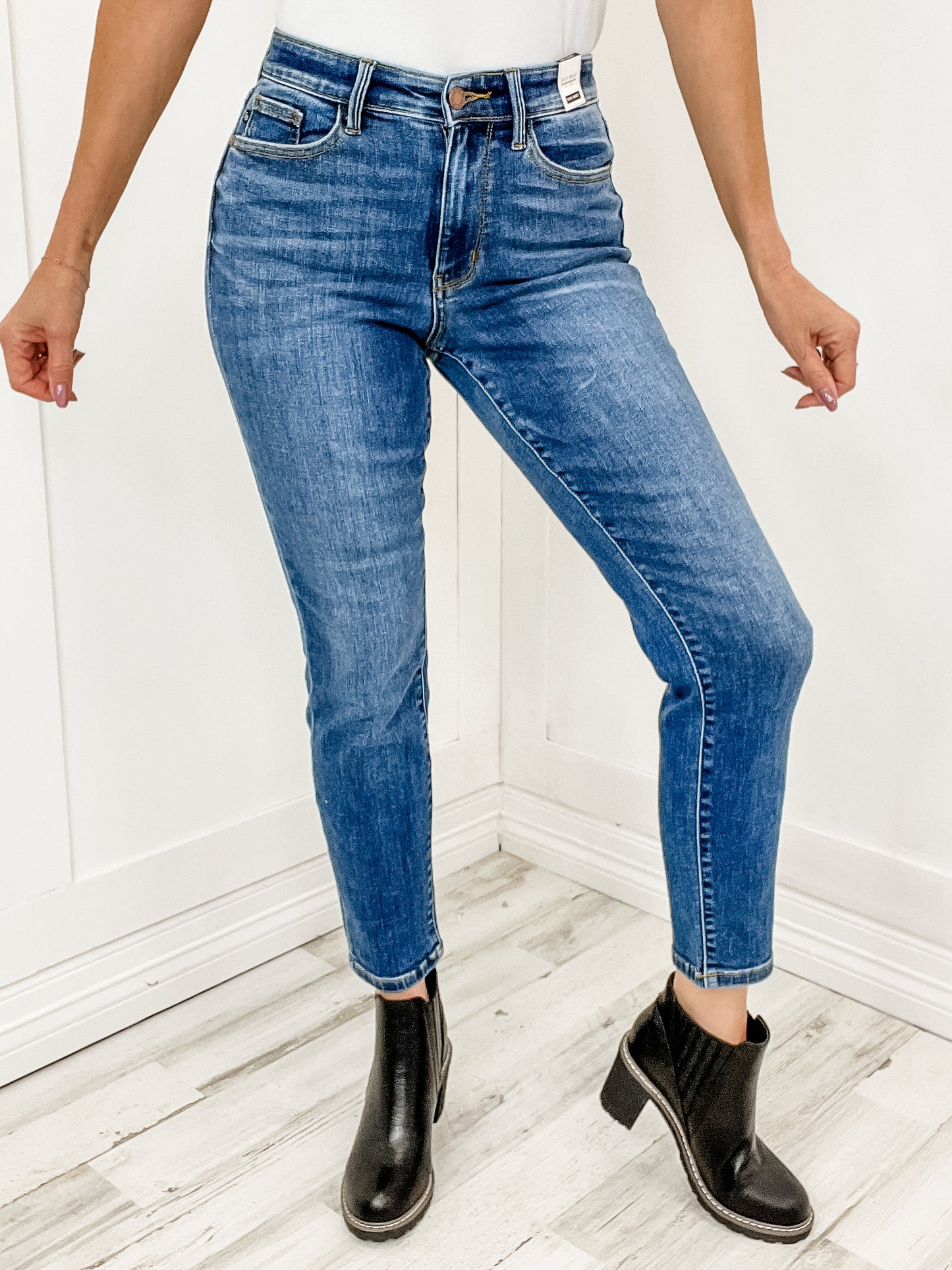 Judy Blue QUINN Slim Fit Non Distressed Jeans