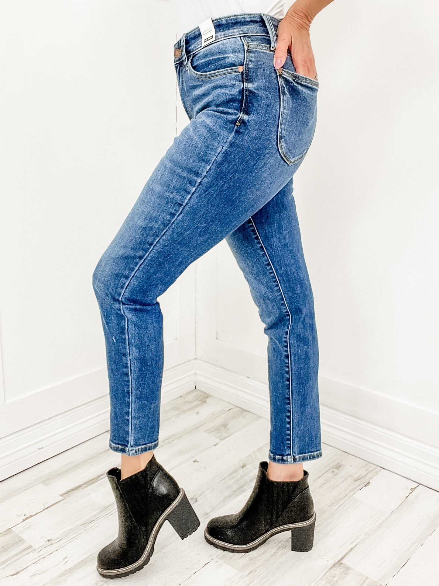 Judy Blue QUINN Slim Fit Non Distressed Jeans