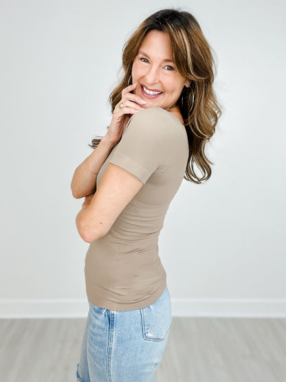 Seamless Reversible V-Neck Short Sleeve Top