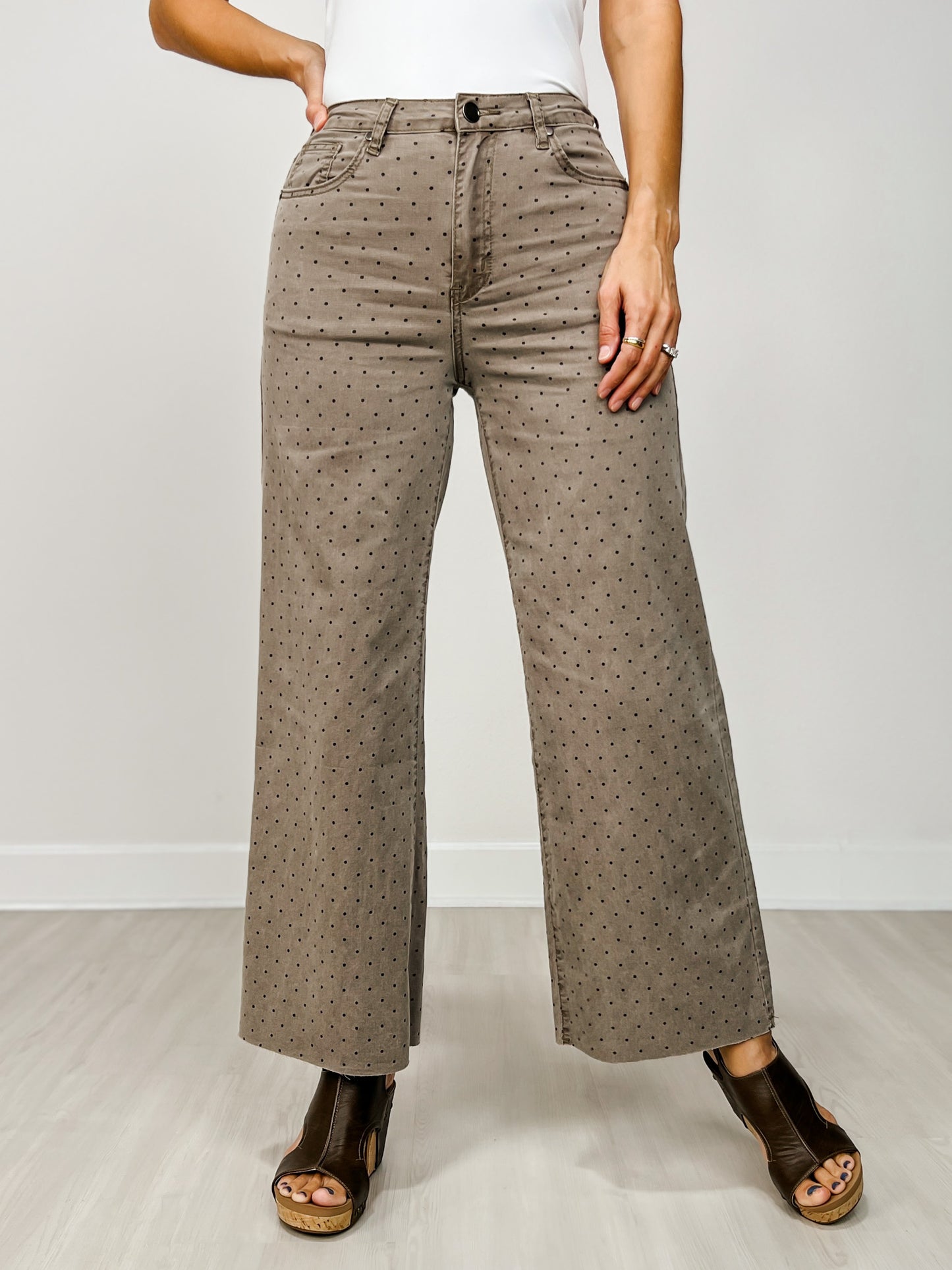 Polka Dot Washed Twill Stretch Cropped Pants in Mocha