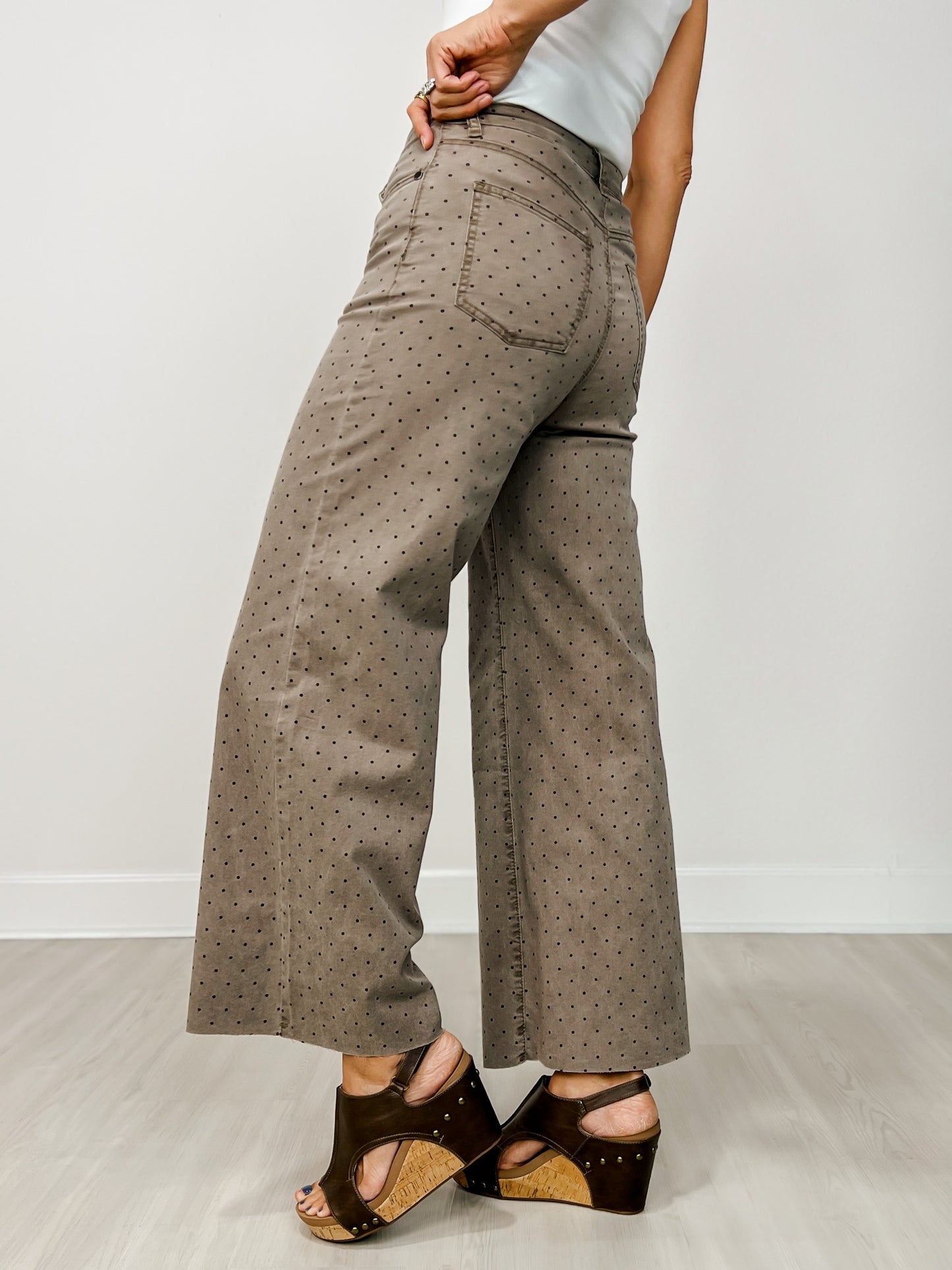 Polka Dot Washed Twill Stretch Cropped Pants in Mocha