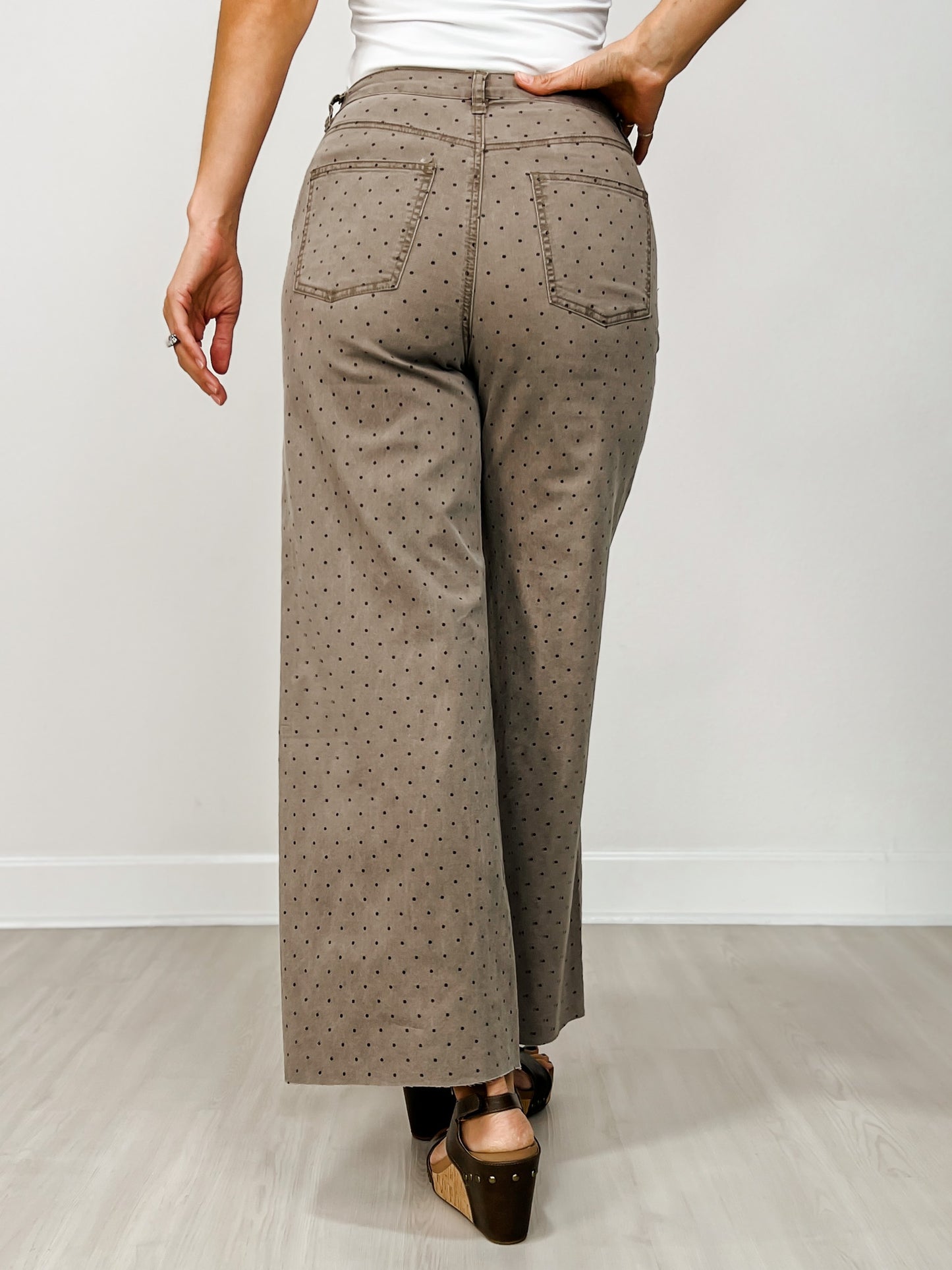 Polka Dot Washed Twill Stretch Cropped Pants in Mocha